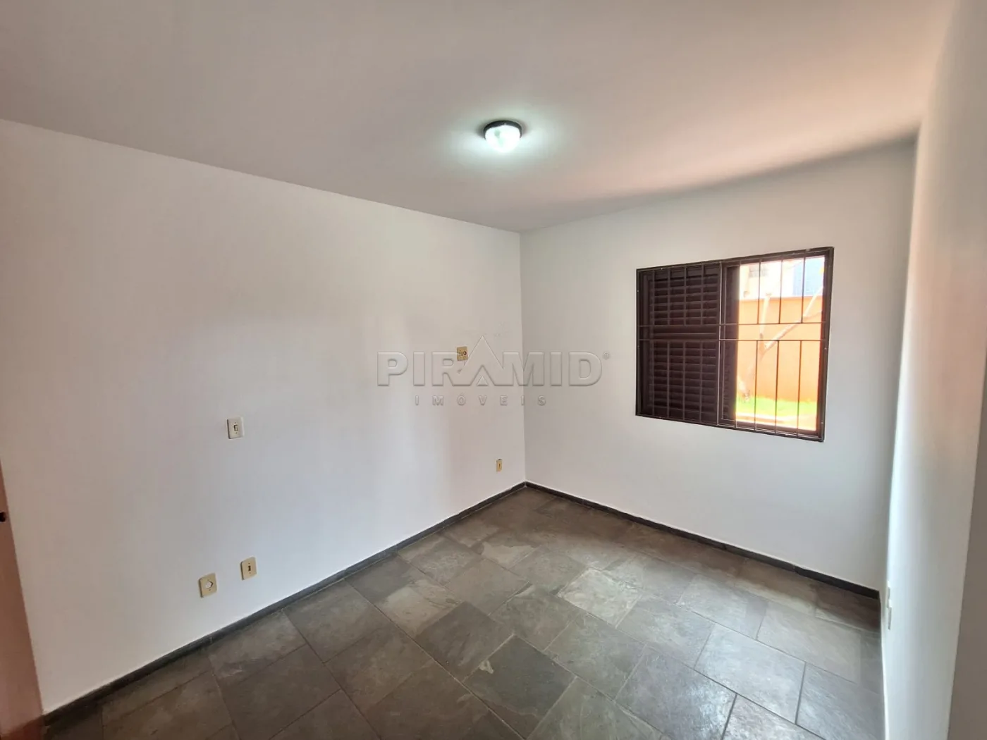 Alugar Apartamento / Padr&atilde;o em Ribeir&atilde;o Preto R$ 1.100,00 - Foto 5