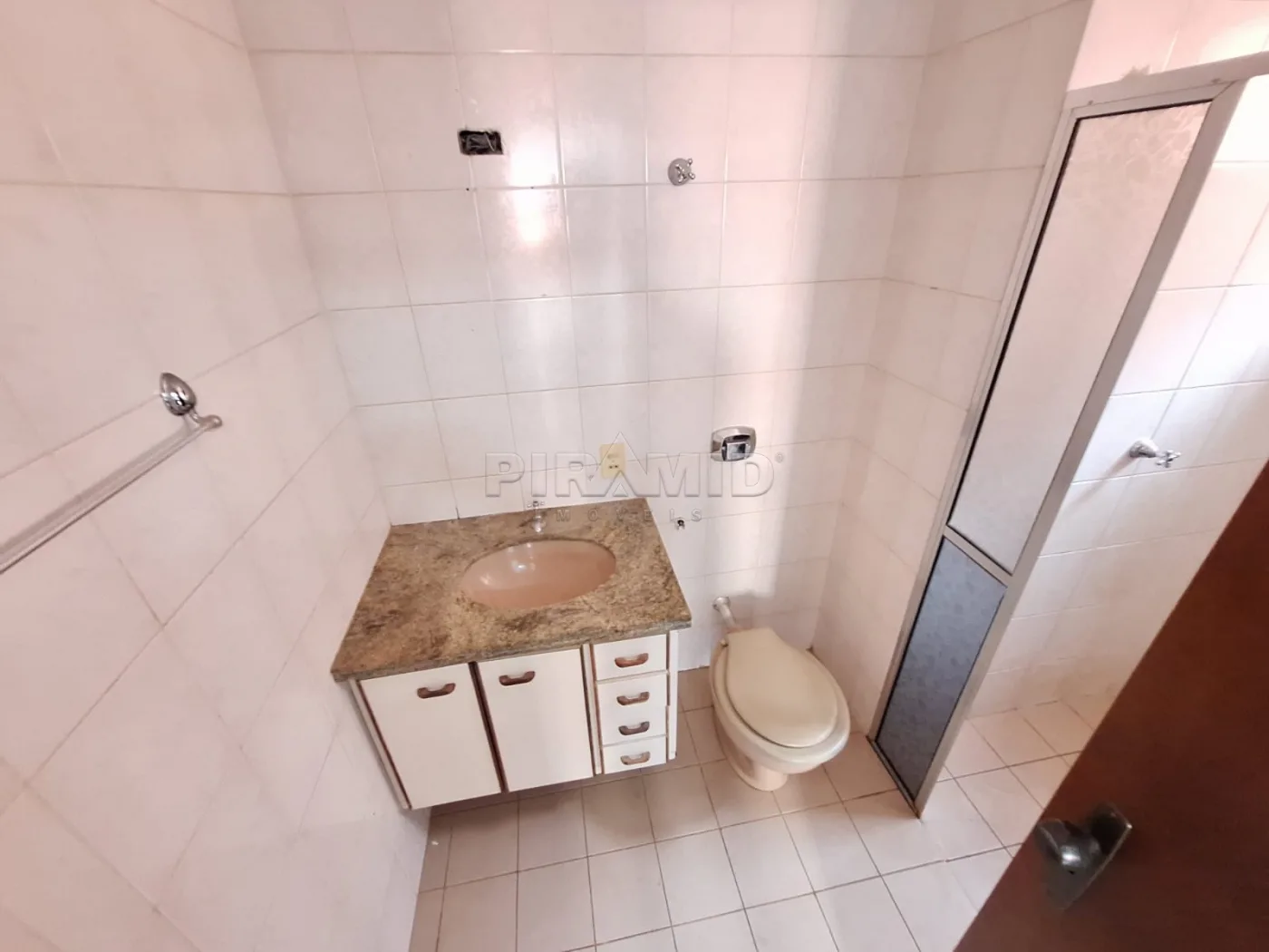 Alugar Apartamento / Padr&atilde;o em Ribeir&atilde;o Preto R$ 1.100,00 - Foto 7