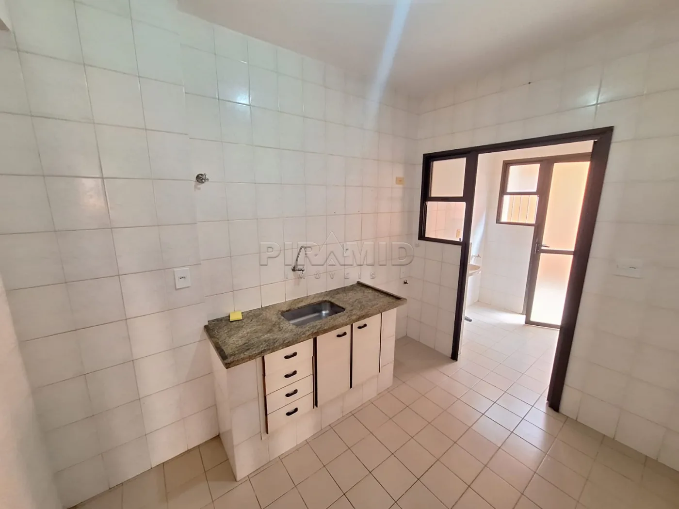 Alugar Apartamento / Padr&atilde;o em Ribeir&atilde;o Preto R$ 1.100,00 - Foto 8