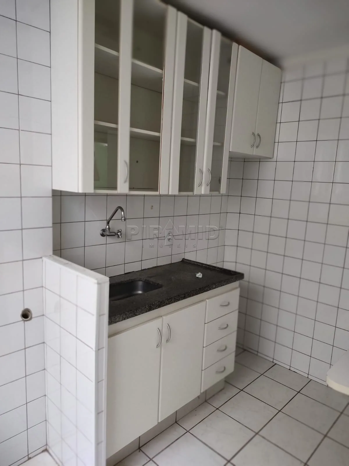 Alugar Apartamento / Padr&atilde;o em Ribeir&atilde;o Preto R$ 1.500,00 - Foto 5