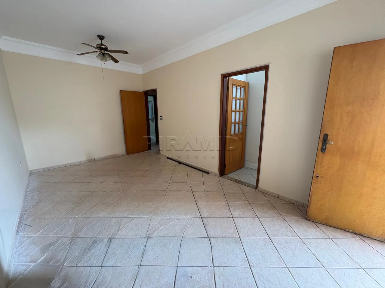 Alugar Casa / Padr&atilde;o em Ribeir&atilde;o Preto R$ 2.200,00 - Foto 3