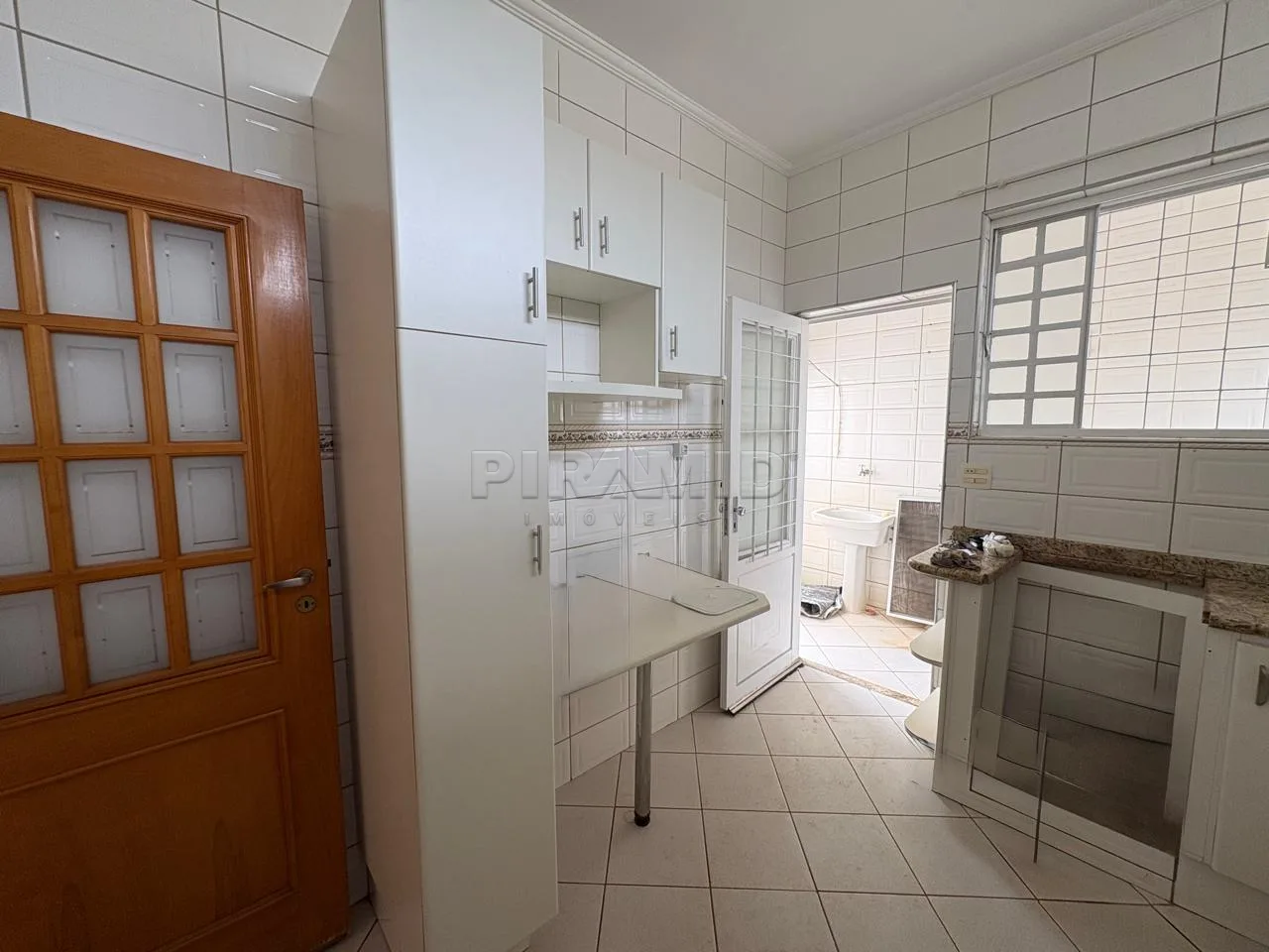Alugar Casa / Padr&atilde;o em Ribeir&atilde;o Preto R$ 2.200,00 - Foto 6