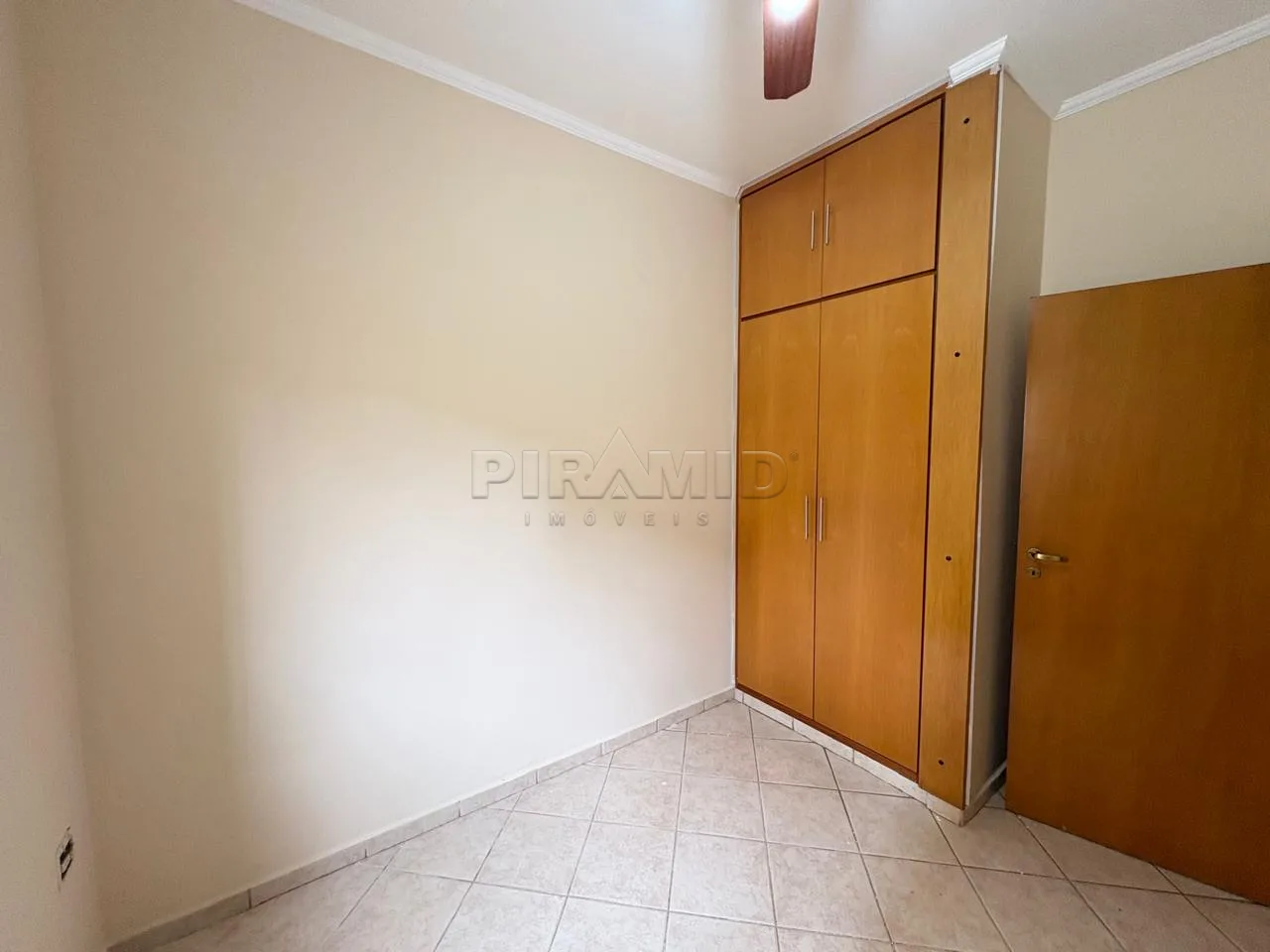 Alugar Casa / Padr&atilde;o em Ribeir&atilde;o Preto R$ 2.200,00 - Foto 11