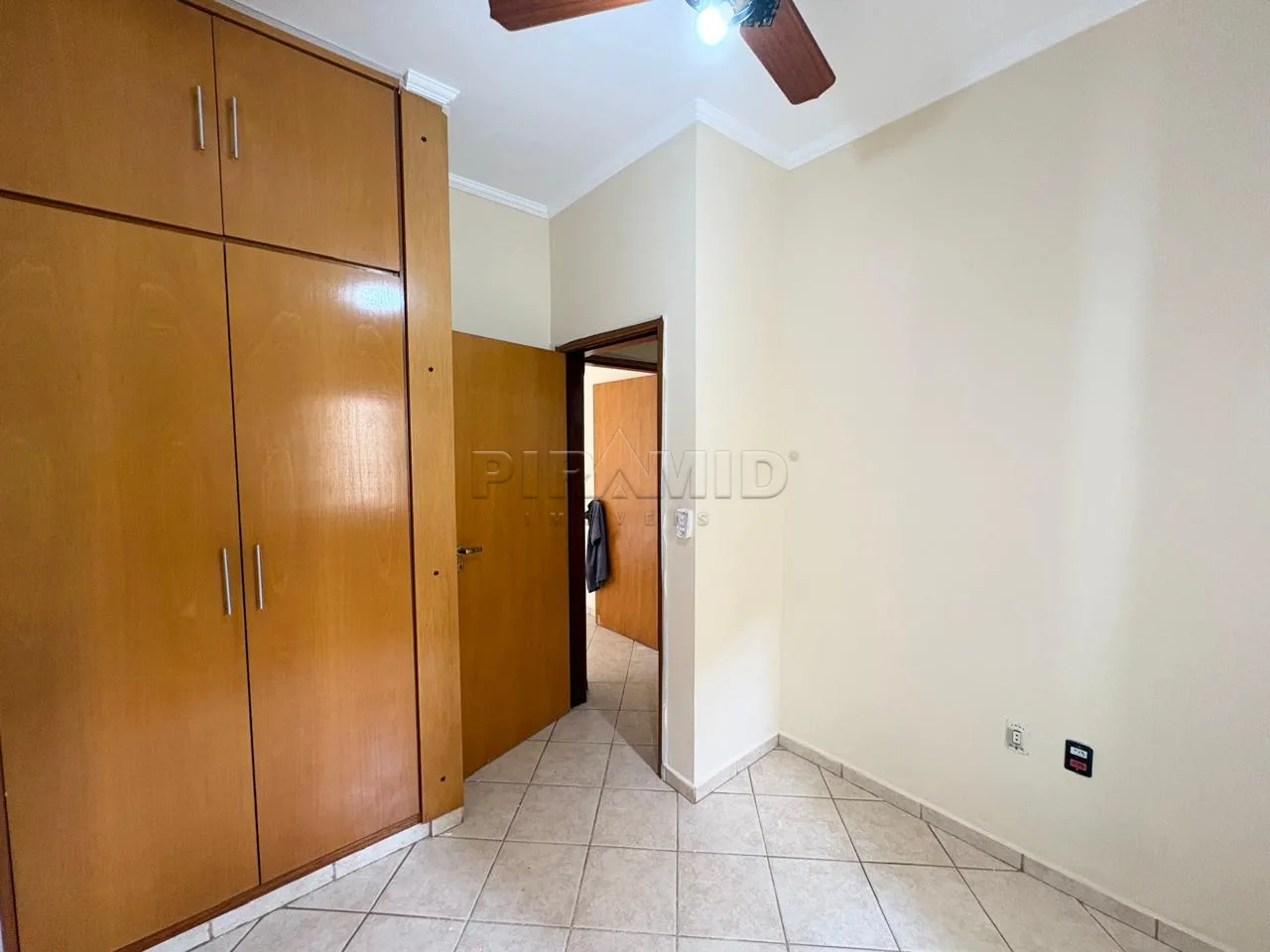Alugar Casa / Padr&atilde;o em Ribeir&atilde;o Preto R$ 2.200,00 - Foto 12