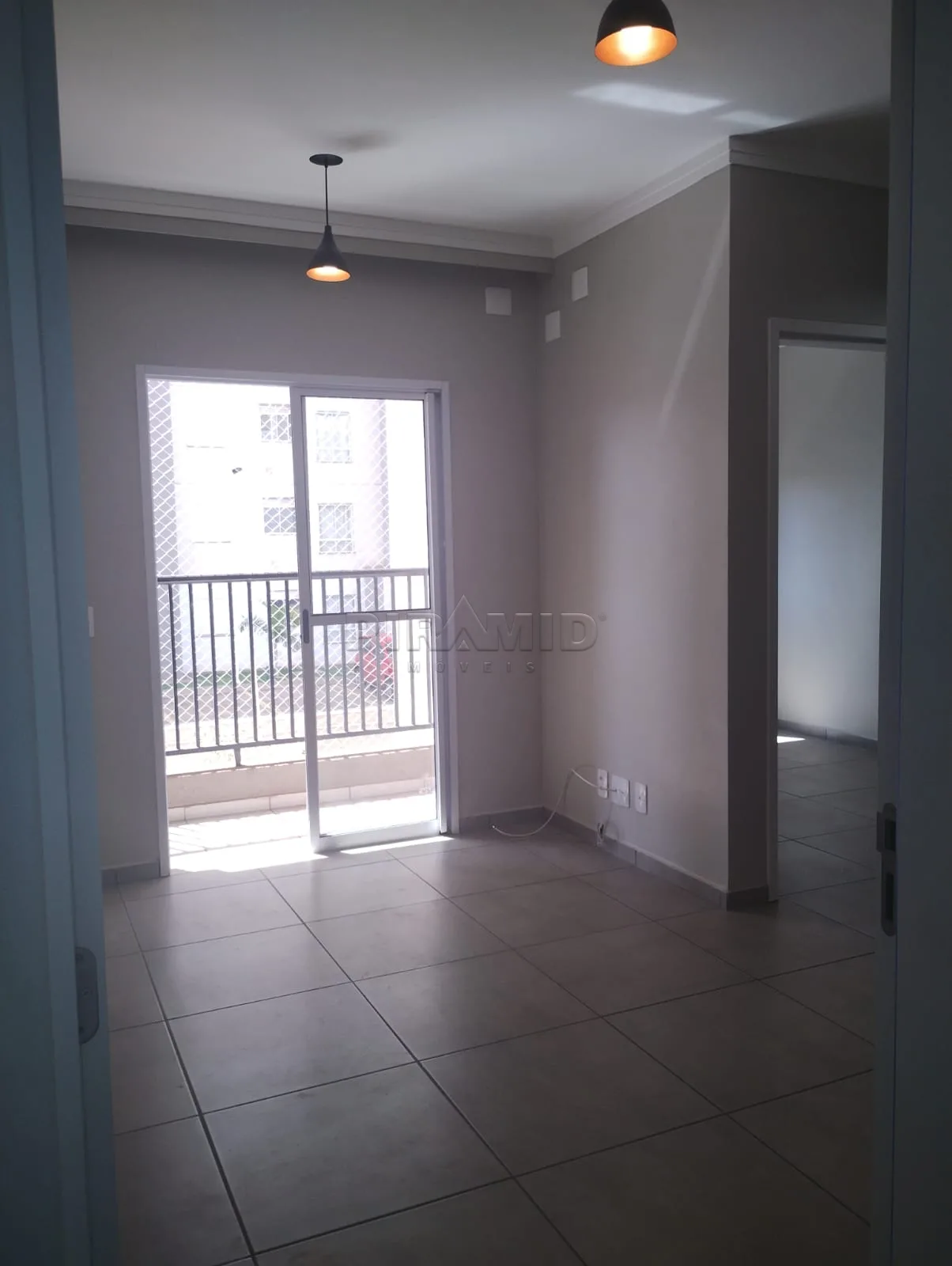 Alugar Apartamento / Padr&atilde;o em Ribeir&atilde;o Preto R$ 1.350,00 - Foto 1