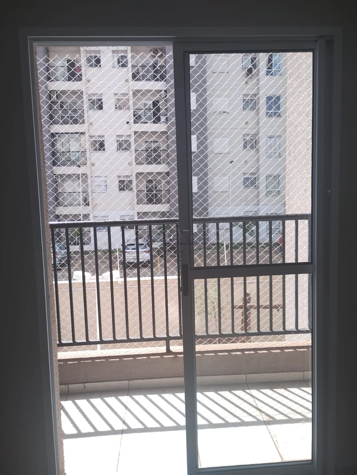 Alugar Apartamento / Padr&atilde;o em Ribeir&atilde;o Preto R$ 1.350,00 - Foto 2