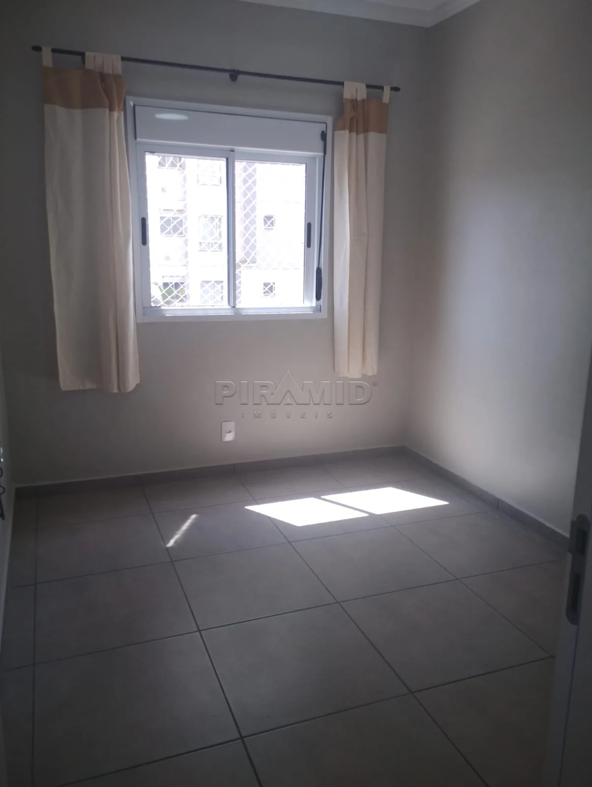 Alugar Apartamento / Padr&atilde;o em Ribeir&atilde;o Preto R$ 1.350,00 - Foto 10