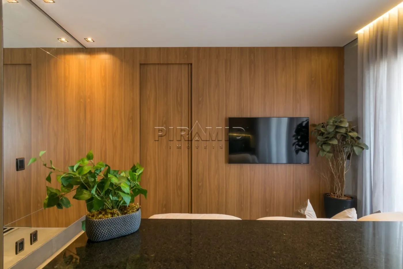 Alugar Apartamento / Padr&atilde;o em Ribeir&atilde;o Preto R$ 4.200,00 - Foto 5