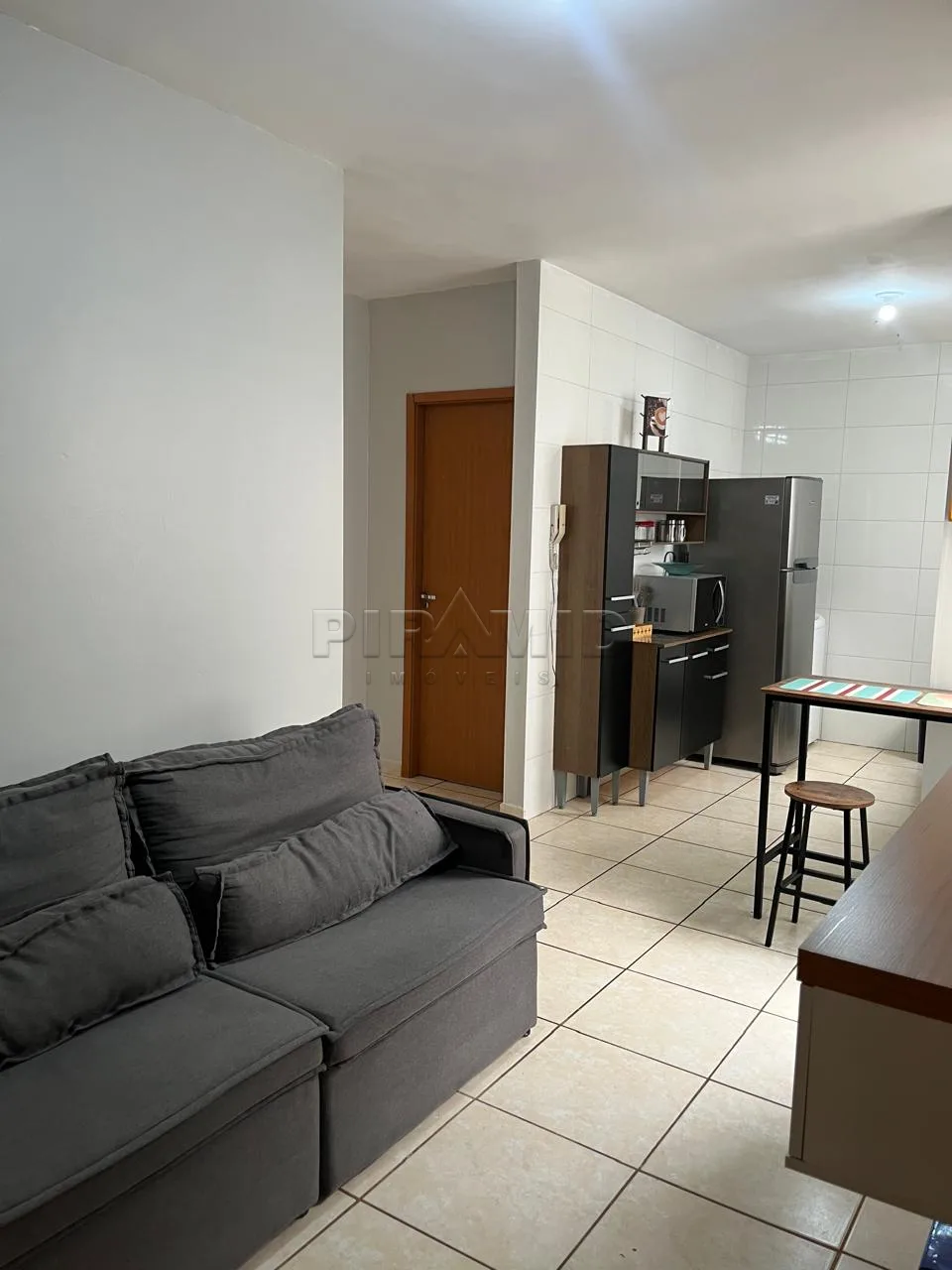 Alugar Apartamento / Padr&atilde;o em Ribeir&atilde;o Preto R$ 1.500,00 - Foto 2