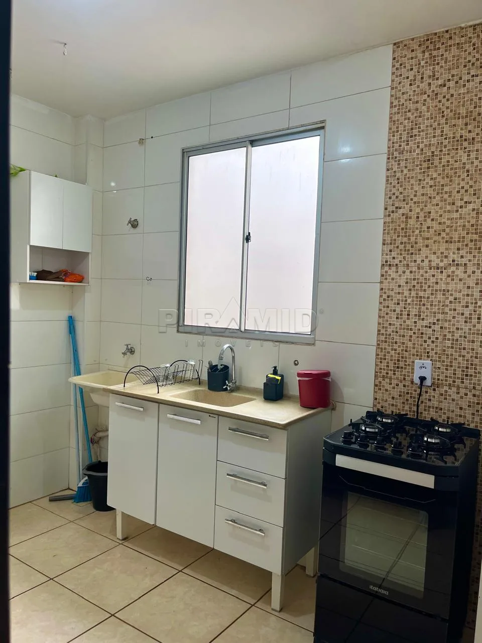 Alugar Apartamento / Padr&atilde;o em Ribeir&atilde;o Preto R$ 1.500,00 - Foto 4