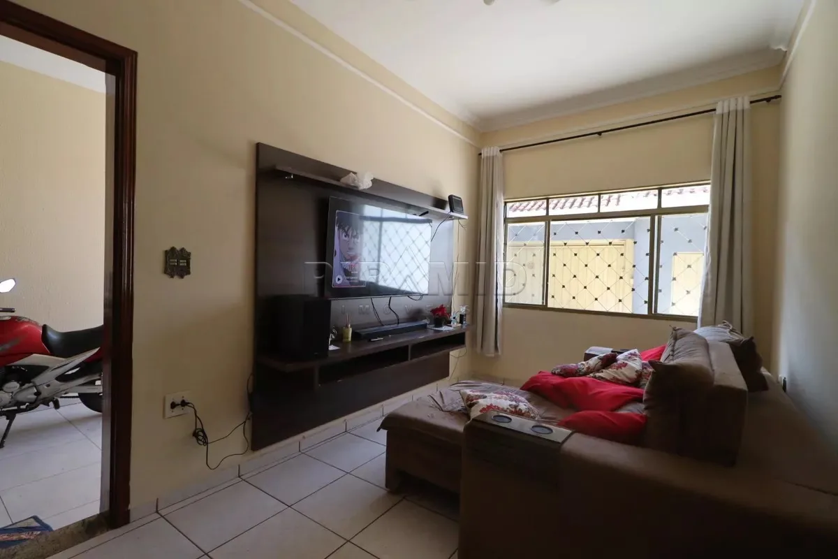 Alugar Casa / Padr&atilde;o em Ribeir&atilde;o Preto R$ 2.900,00 - Foto 4
