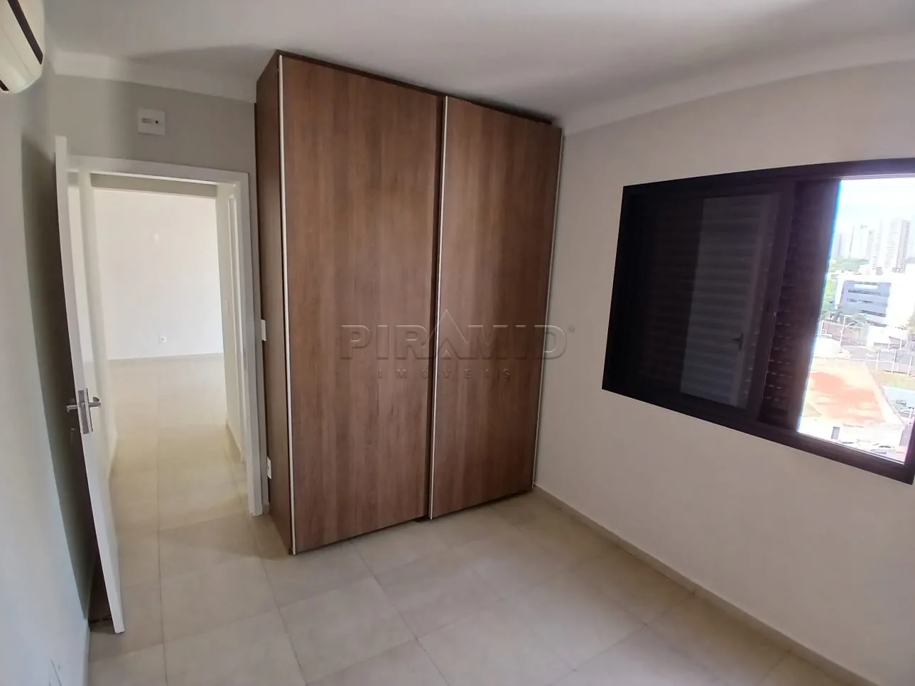 Alugar Apartamento / Padr&atilde;o em Ribeir&atilde;o Preto R$ 1.800,00 - Foto 4