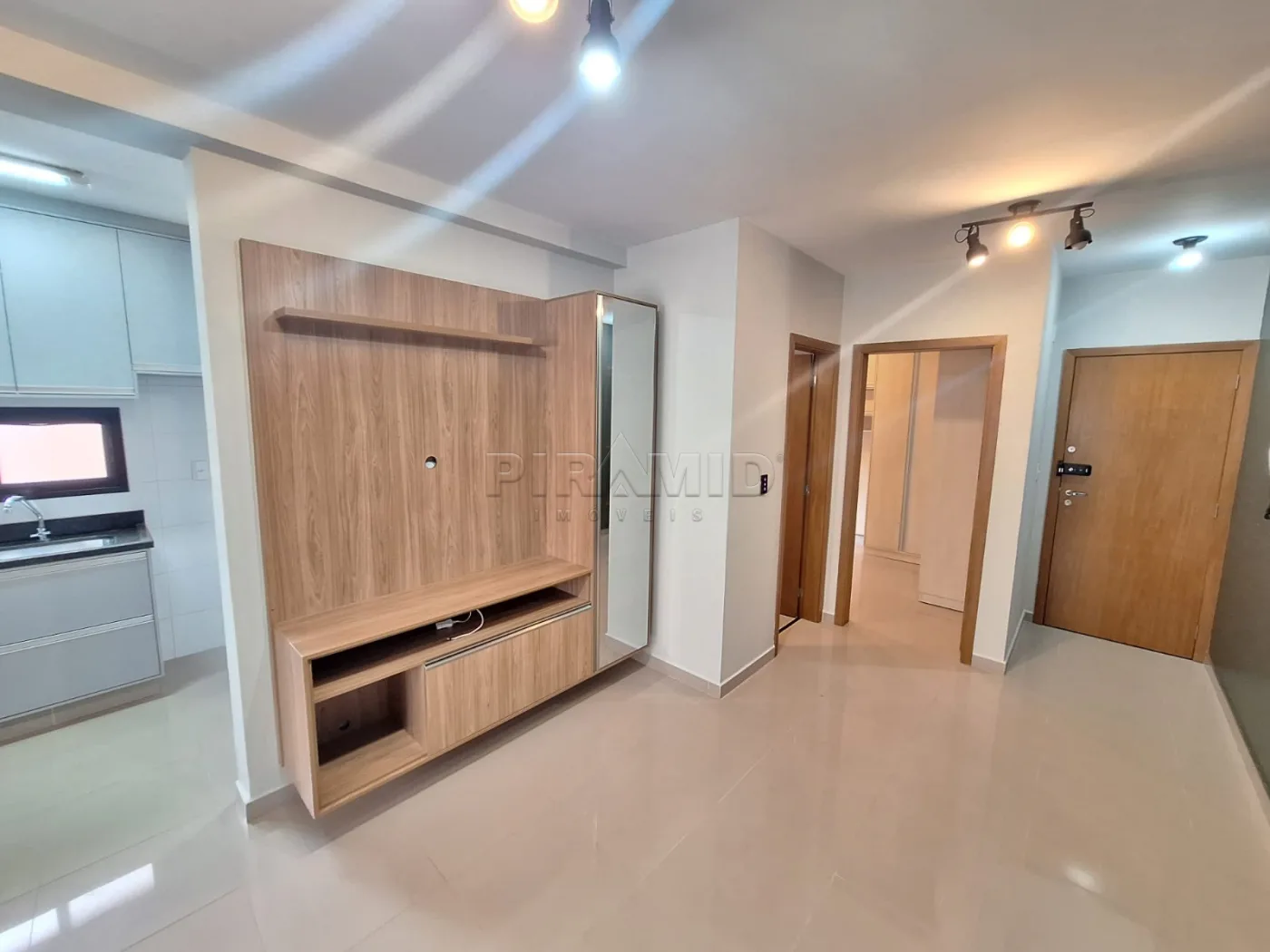 Alugar Apartamento / Padr&atilde;o em Ribeir&atilde;o Preto R$ 2.100,00 - Foto 4