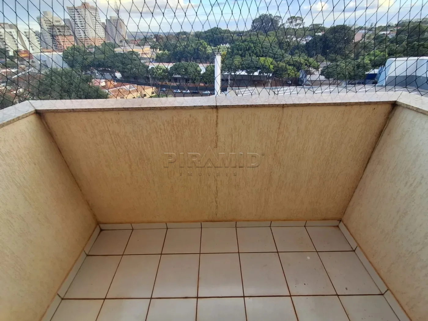 Alugar Apartamento / Padr&atilde;o em Ribeir&atilde;o Preto R$ 1.200,00 - Foto 3