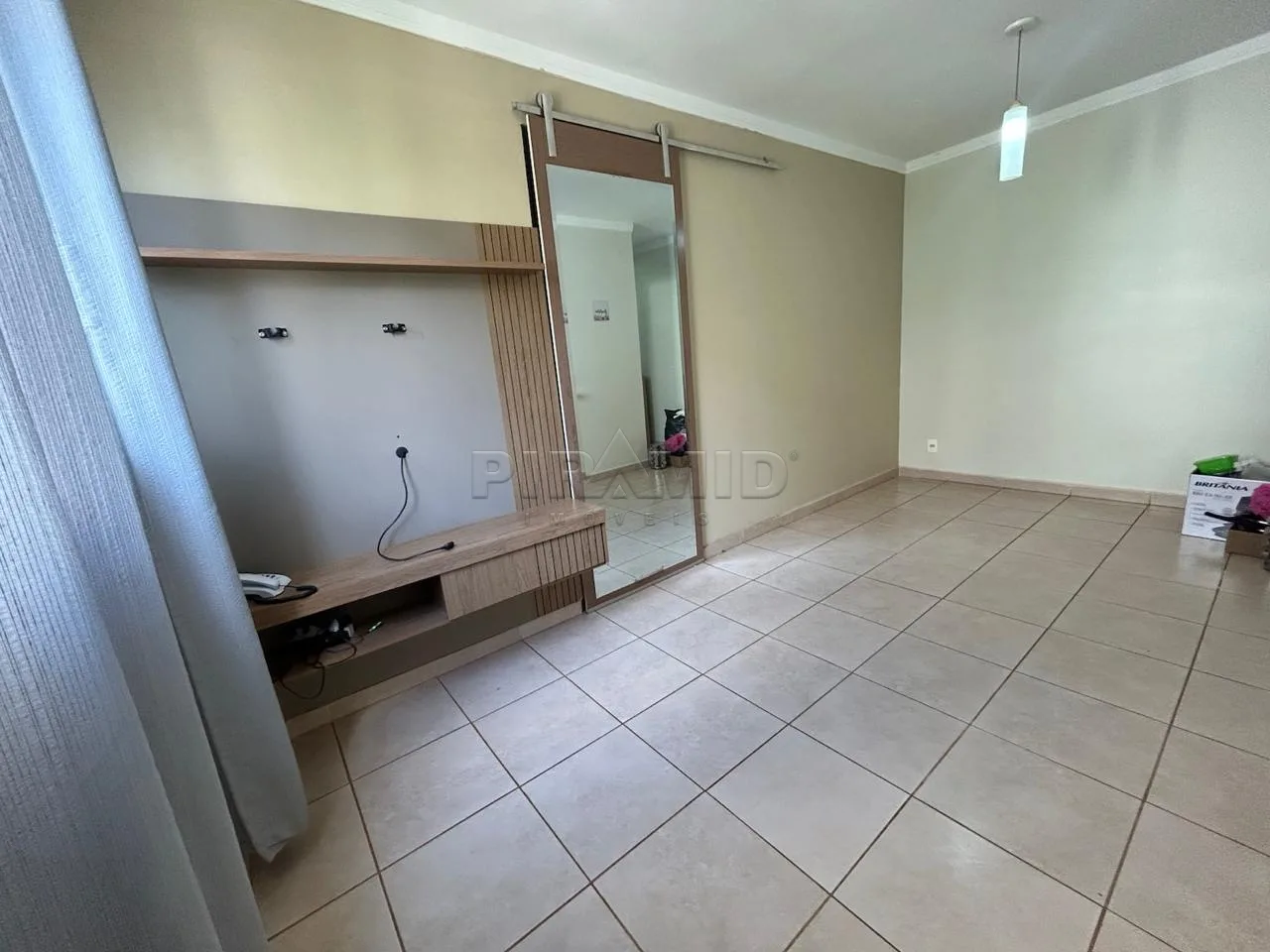 Alugar Apartamento / Padr&atilde;o em Ribeir&atilde;o Preto R$ 1.500,00 - Foto 3