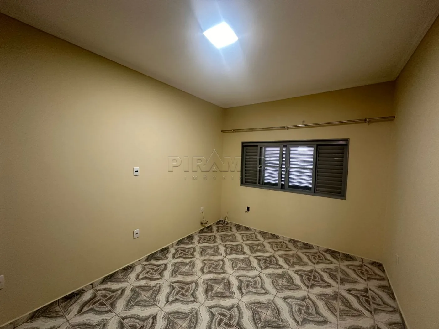 Alugar Casa / Padr&atilde;o em Ribeir&atilde;o Preto R$ 1.500,00 - Foto 9