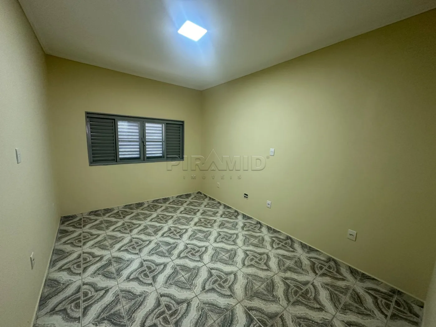 Alugar Casa / Padr&atilde;o em Ribeir&atilde;o Preto R$ 1.500,00 - Foto 8