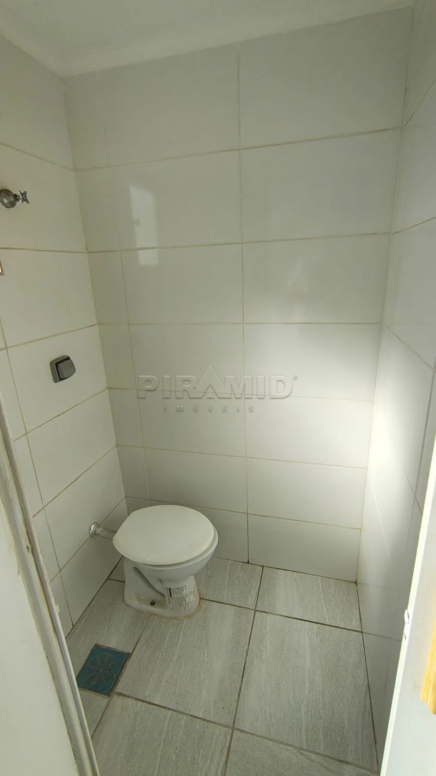 Alugar Apartamento / Padr&atilde;o em Ribeir&atilde;o Preto R$ 1.100,00 - Foto 12