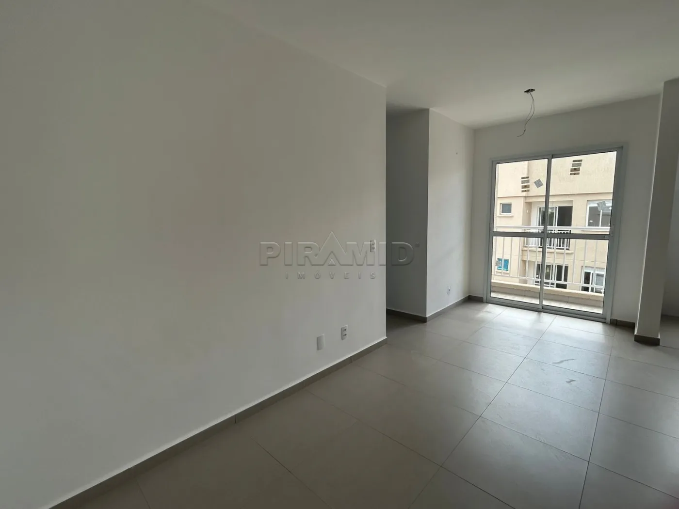 Alugar Apartamento / Padr&atilde;o em Ribeir&atilde;o Preto R$ 1.500,00 - Foto 1