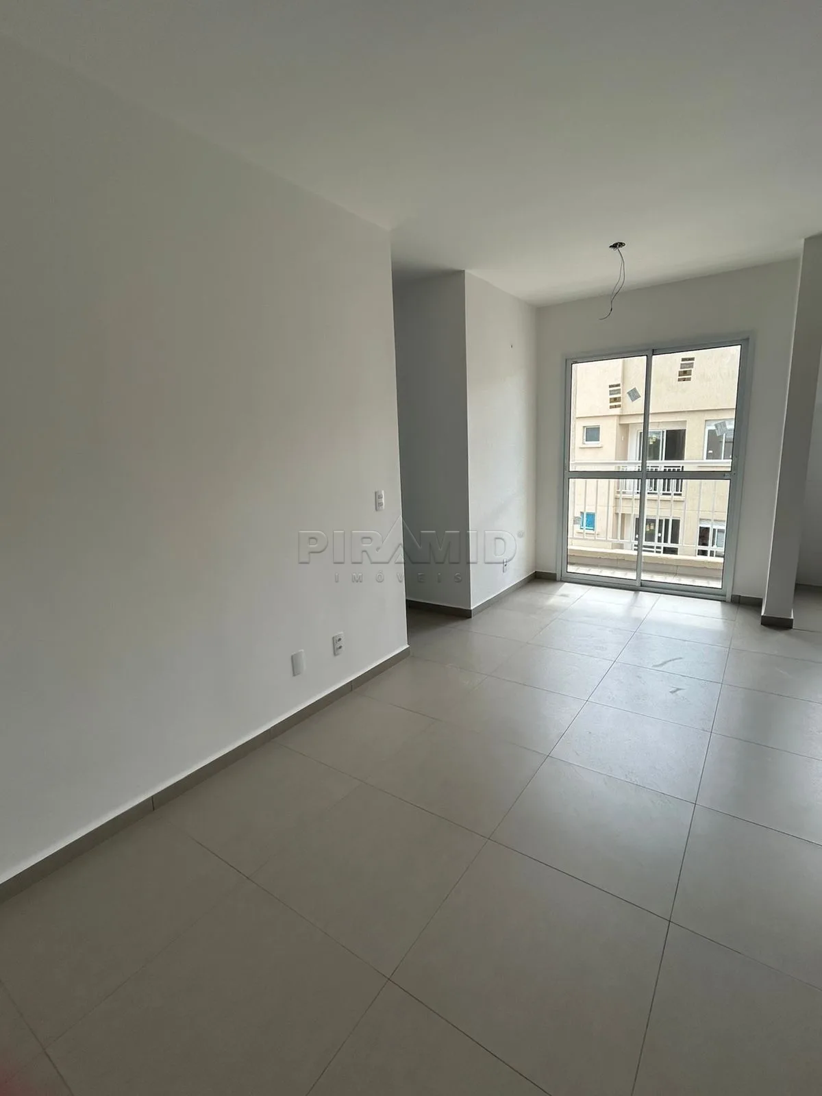Alugar Apartamento / Padr&atilde;o em Ribeir&atilde;o Preto R$ 1.500,00 - Foto 2
