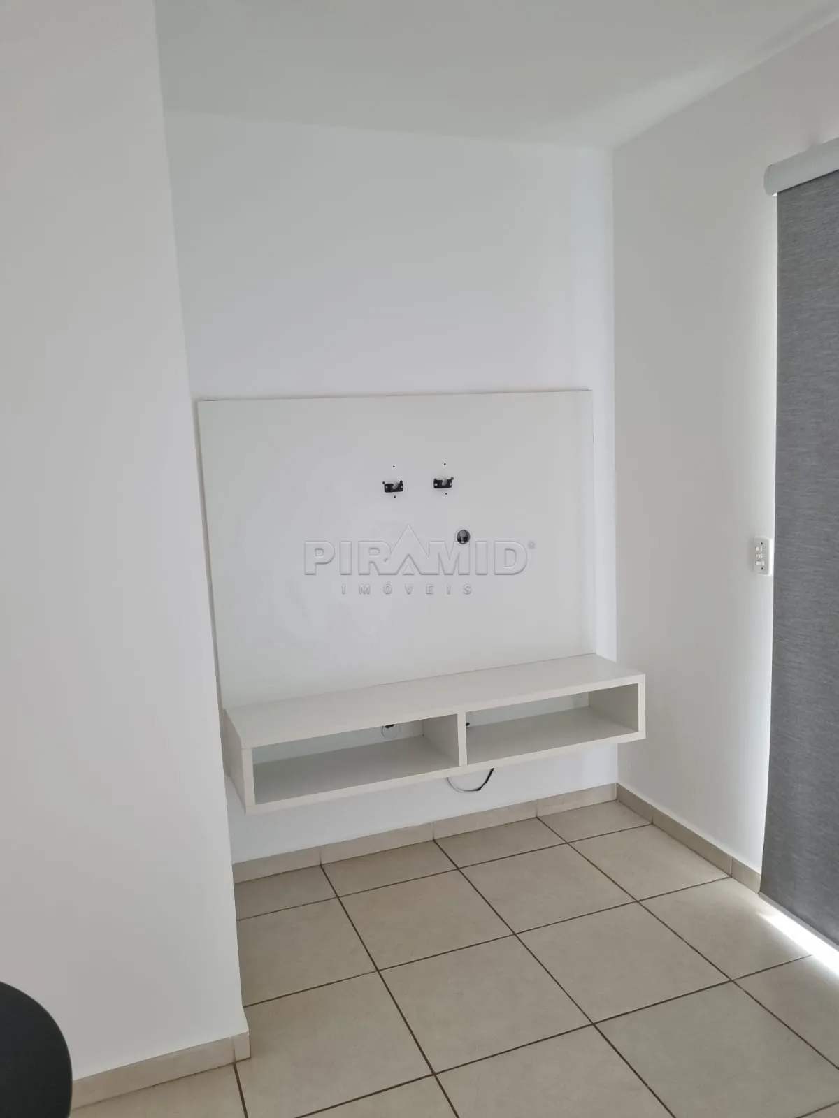 Alugar Apartamento / Padr&atilde;o em Ribeir&atilde;o Preto R$ 1.600,00 - Foto 2