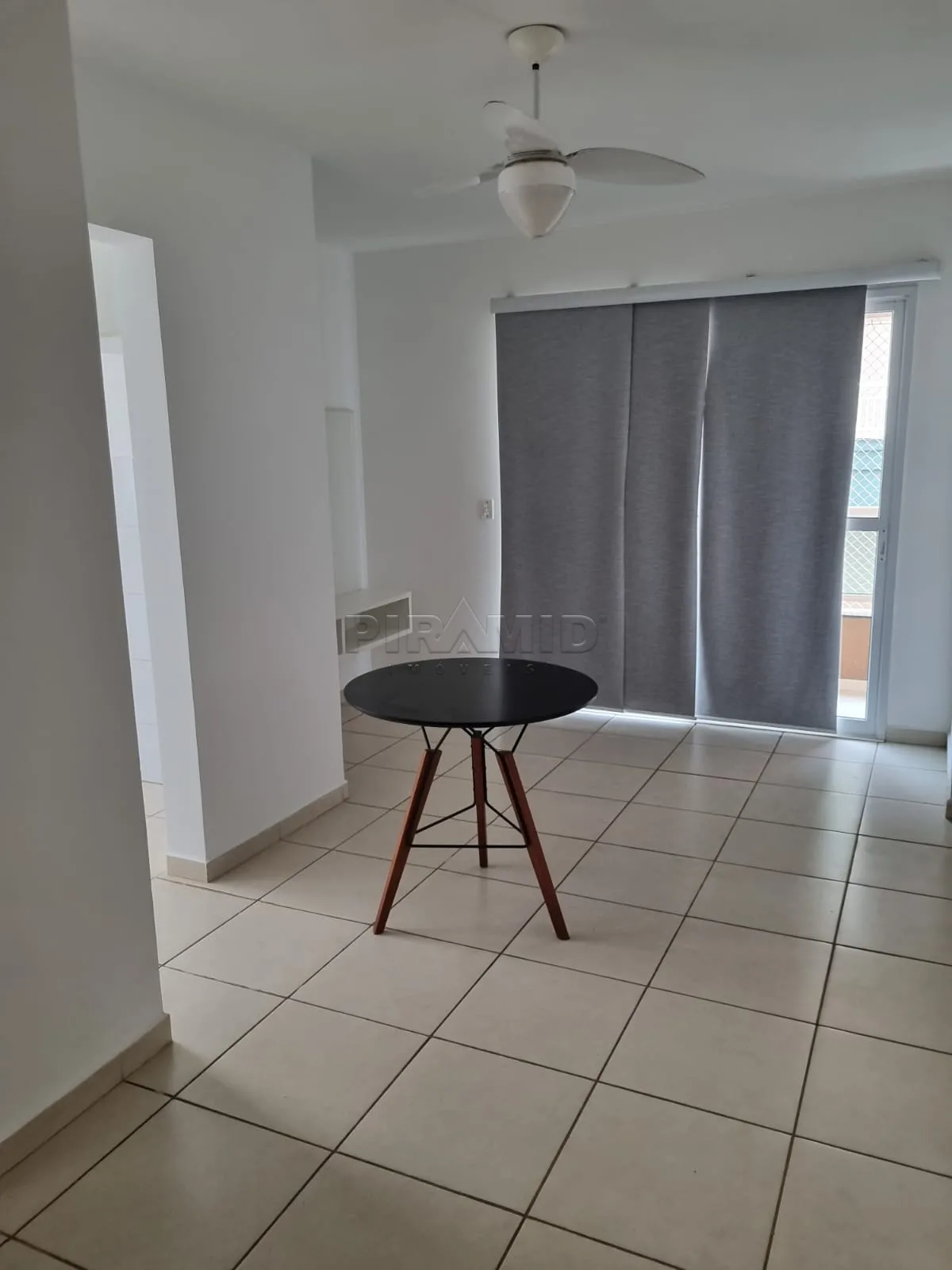 Alugar Apartamento / Padr&atilde;o em Ribeir&atilde;o Preto R$ 1.600,00 - Foto 1