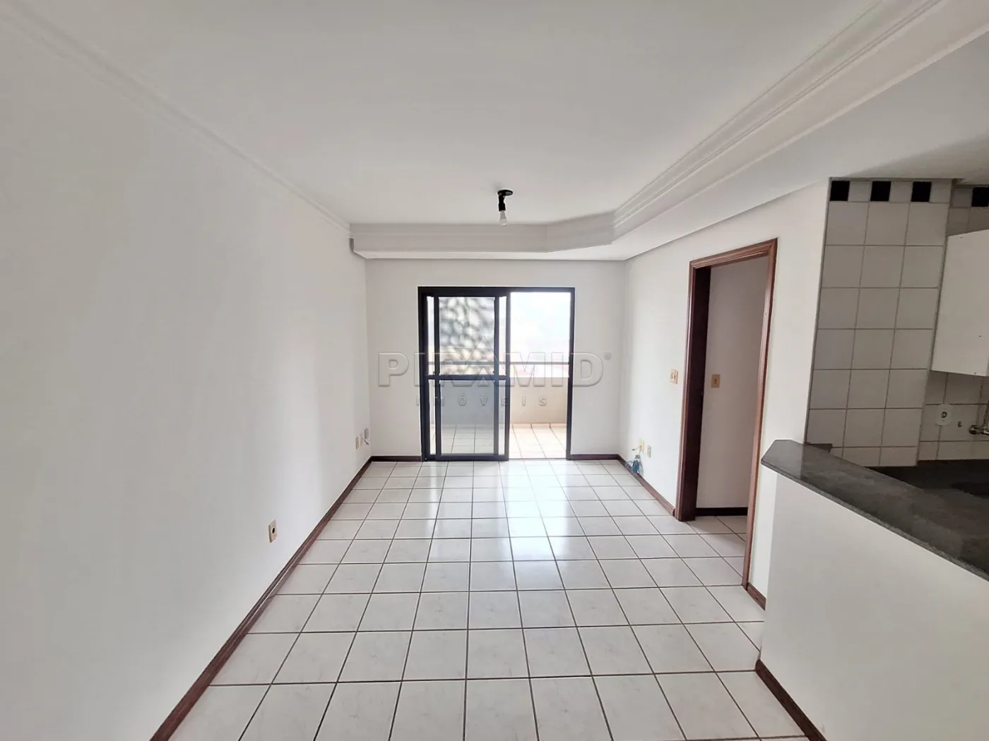 Alugar Apartamento / Padr&atilde;o em Ribeir&atilde;o Preto R$ 1.500,00 - Foto 1