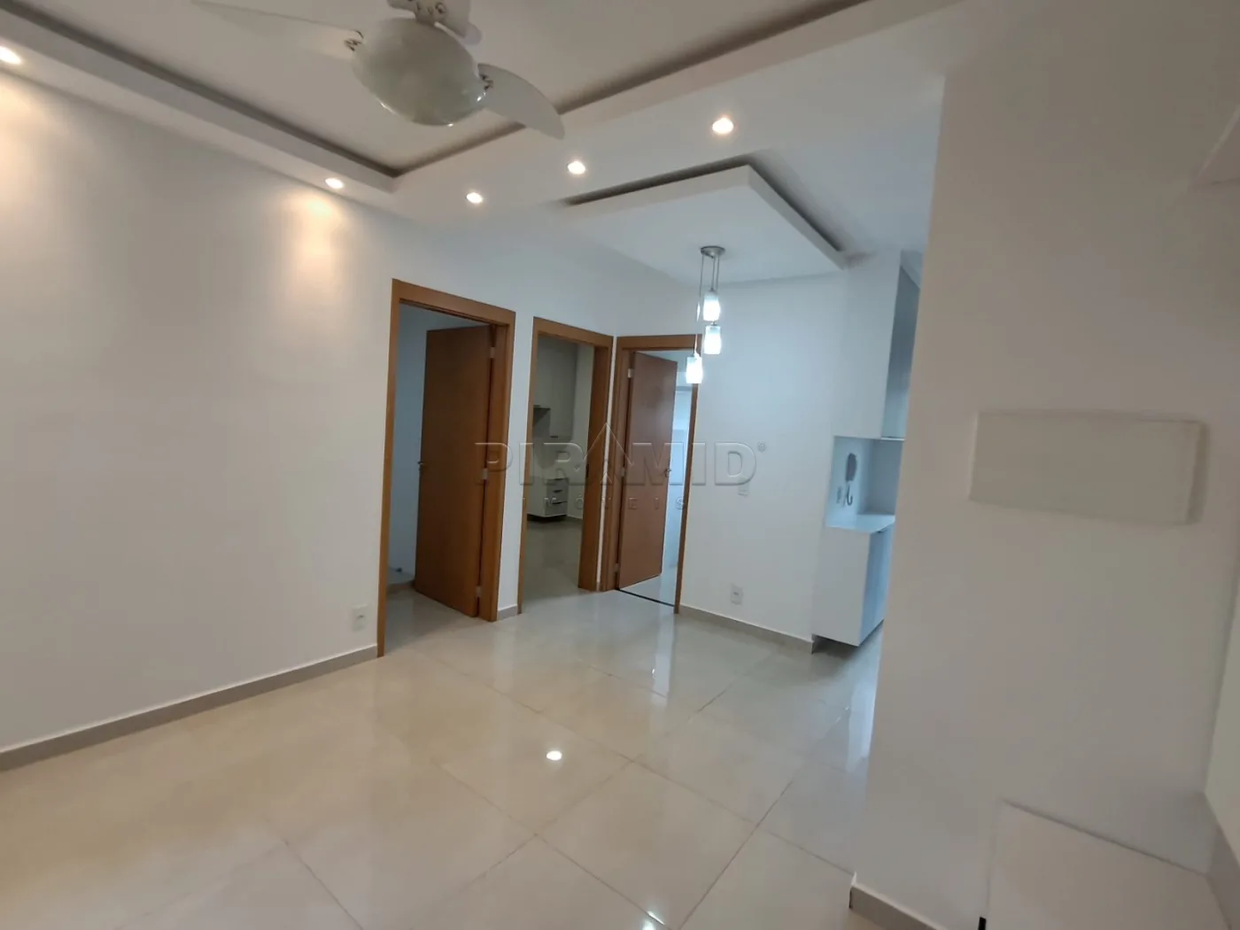Alugar Apartamento / Padr&atilde;o em Ribeir&atilde;o Preto R$ 1.200,00 - Foto 3