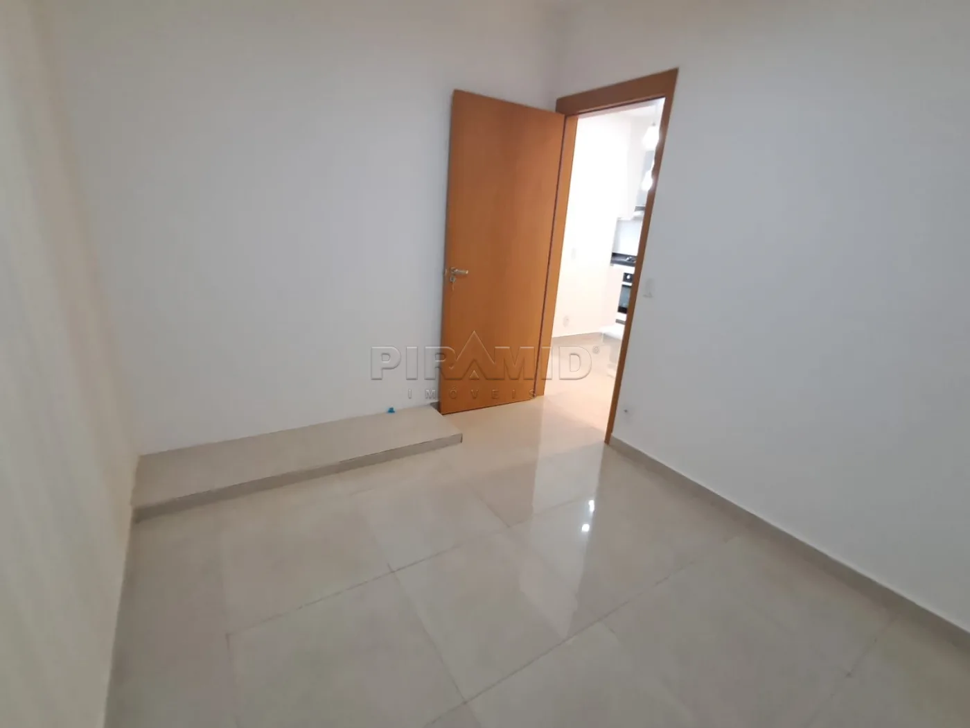 Alugar Apartamento / Padr&atilde;o em Ribeir&atilde;o Preto R$ 1.200,00 - Foto 13
