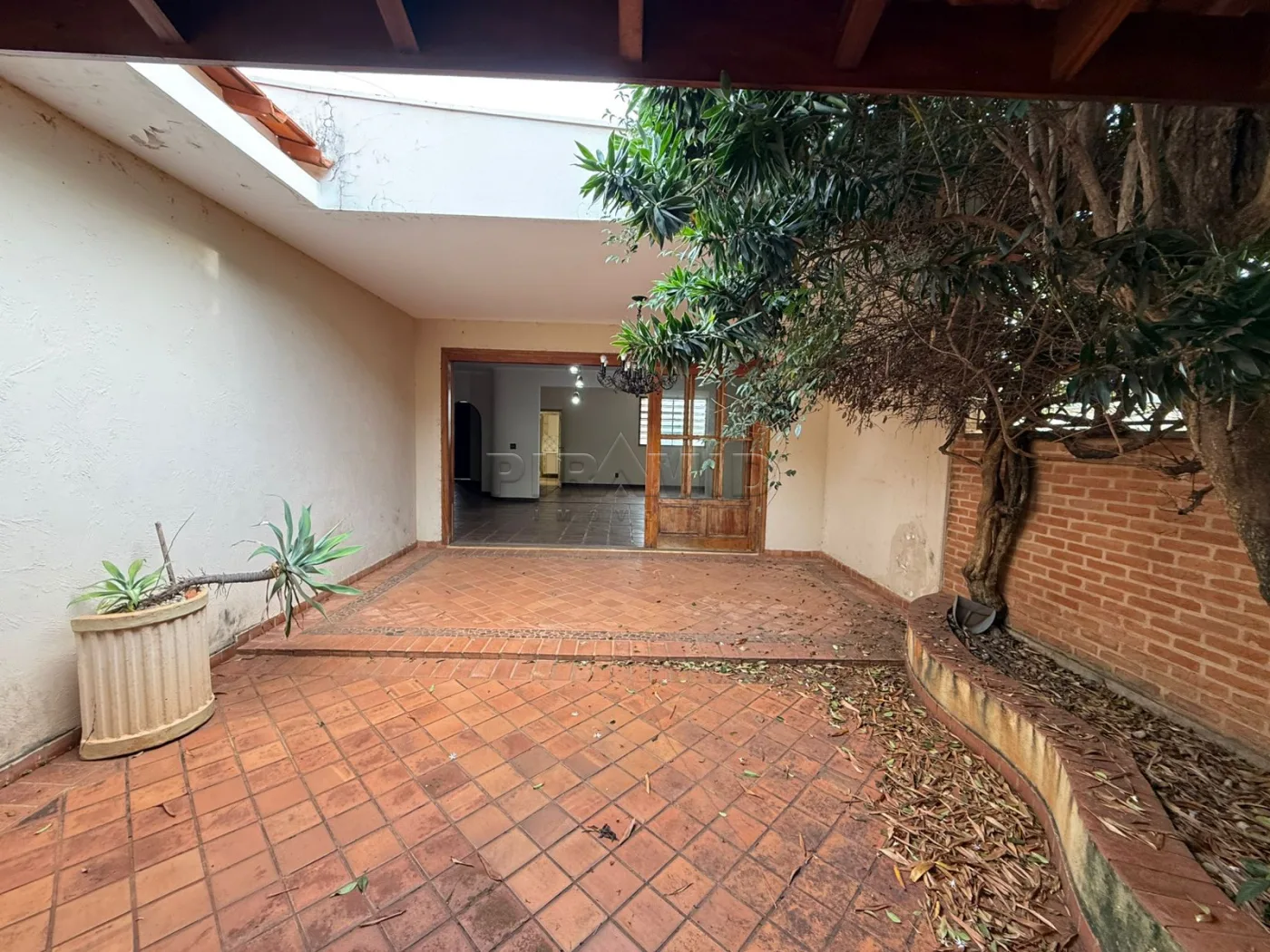 Alugar Casa / Padr&atilde;o em Ribeir&atilde;o Preto R$ 4.800,00 - Foto 2