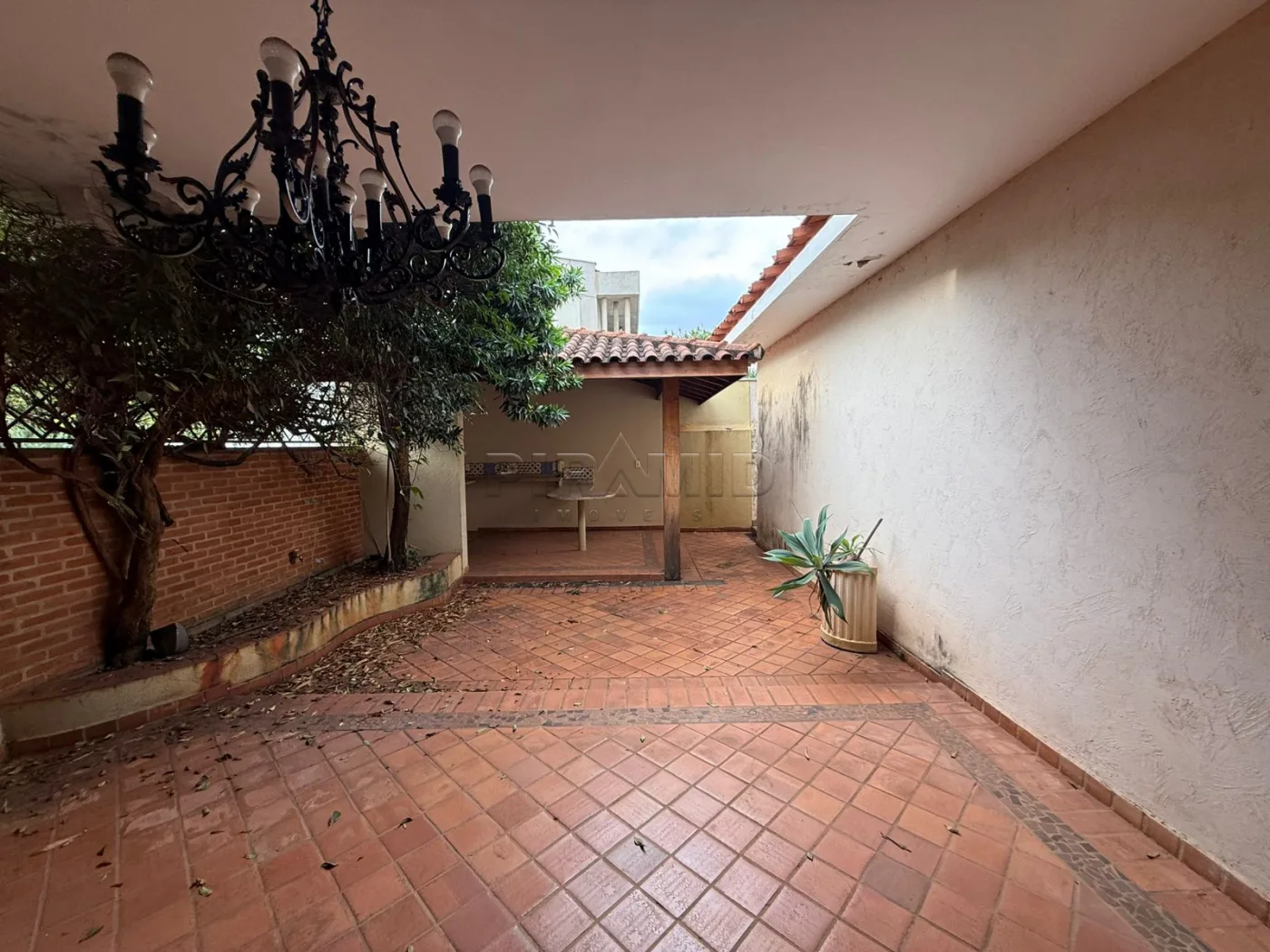 Alugar Casa / Padr&atilde;o em Ribeir&atilde;o Preto R$ 4.800,00 - Foto 3