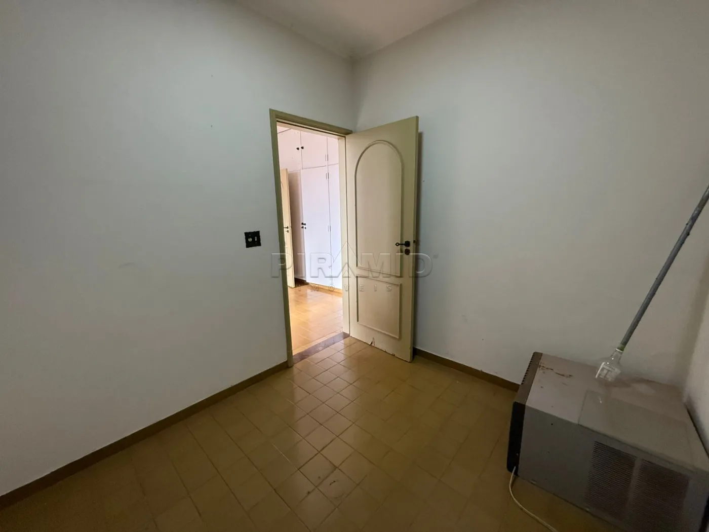 Alugar Casa / Padr&atilde;o em Ribeir&atilde;o Preto R$ 4.800,00 - Foto 11