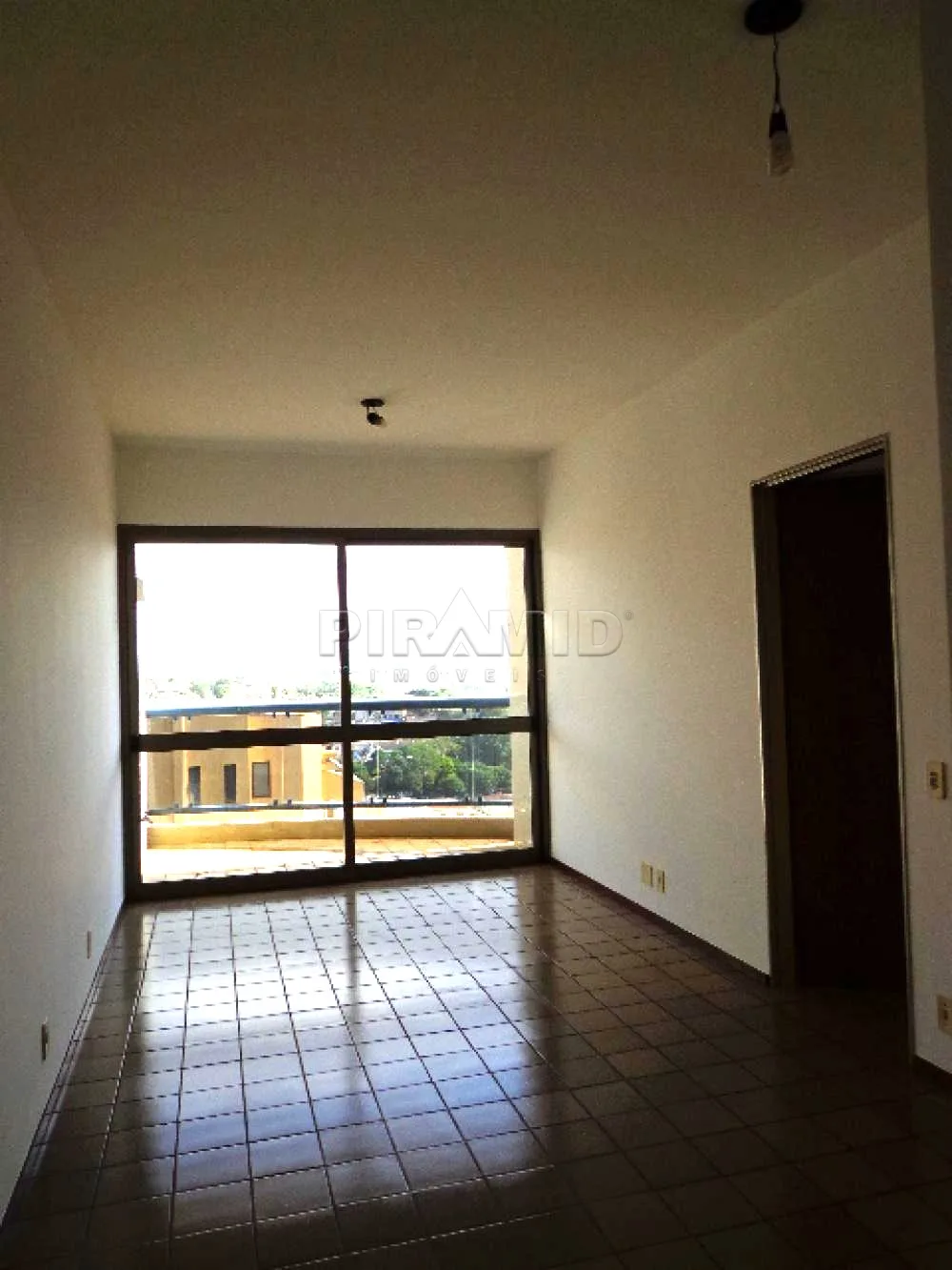 Comprar Apartamento / Padr&atilde;o em Ribeir&atilde;o Preto R$ 300.000,00 - Foto 2