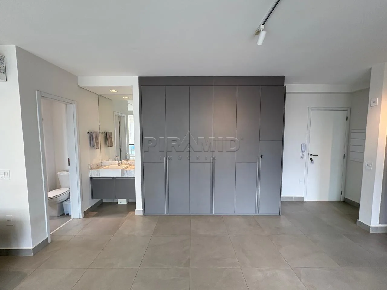 Alugar Apartamento / Kitchnet em Ribeir&atilde;o Preto R$ 2.500,00 - Foto 2