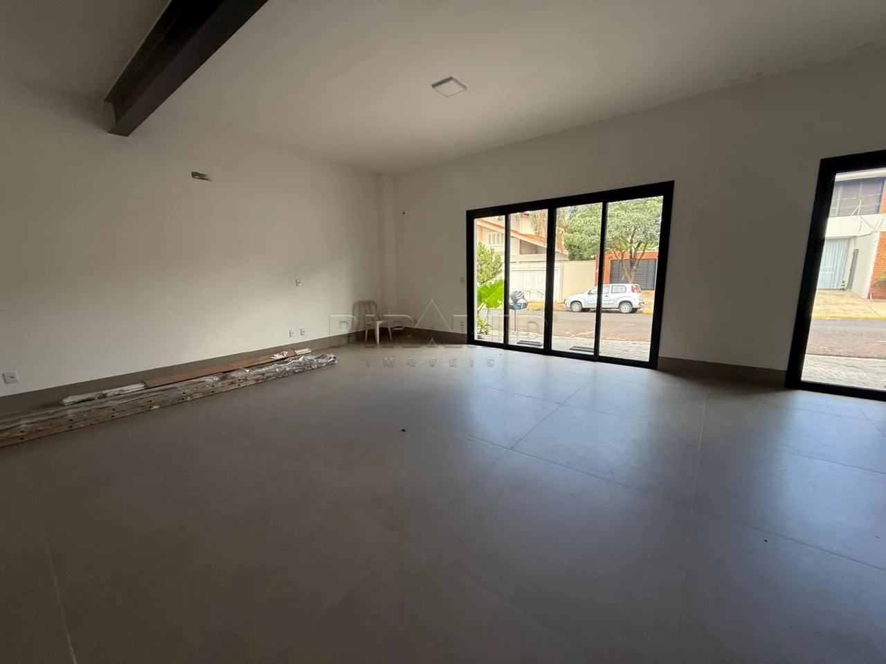 Alugar Comercial / Sal&atilde;o em Ribeir&atilde;o Preto R$ 4.500,00 - Foto 1