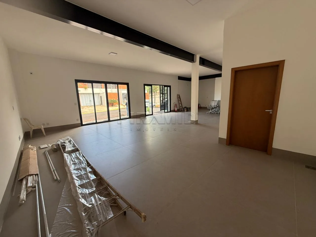 Alugar Comercial / Sal&atilde;o em Ribeir&atilde;o Preto R$ 4.500,00 - Foto 3