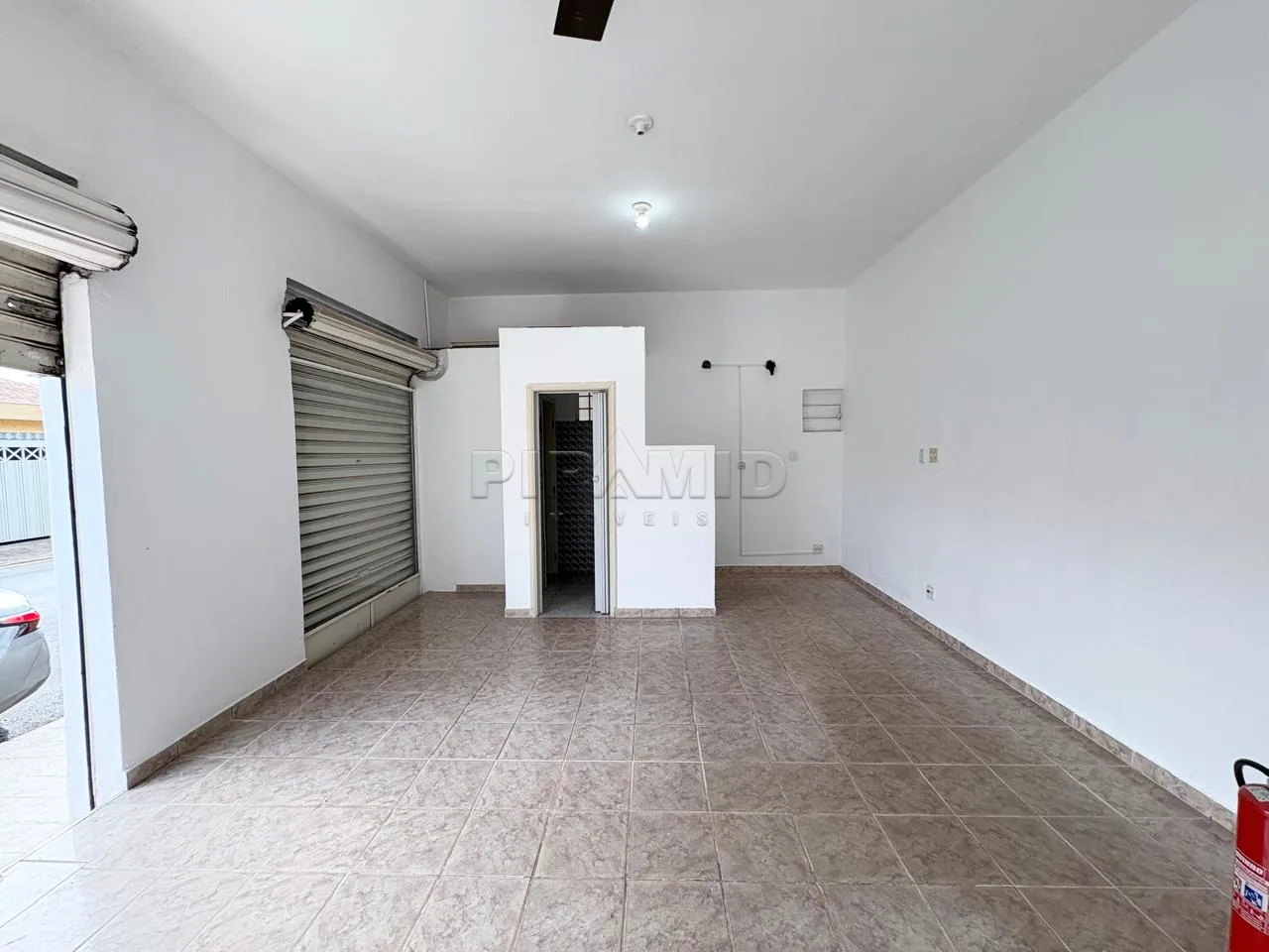 Alugar Comercial / Sal&atilde;o em Ribeir&atilde;o Preto R$ 1.400,00 - Foto 2