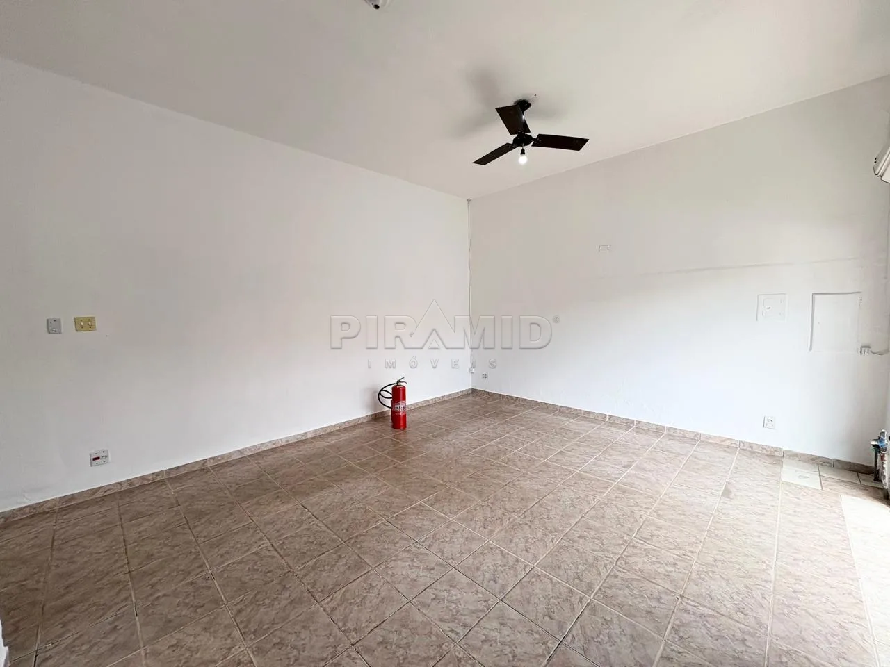 Alugar Comercial / Sal&atilde;o em Ribeir&atilde;o Preto R$ 1.400,00 - Foto 4