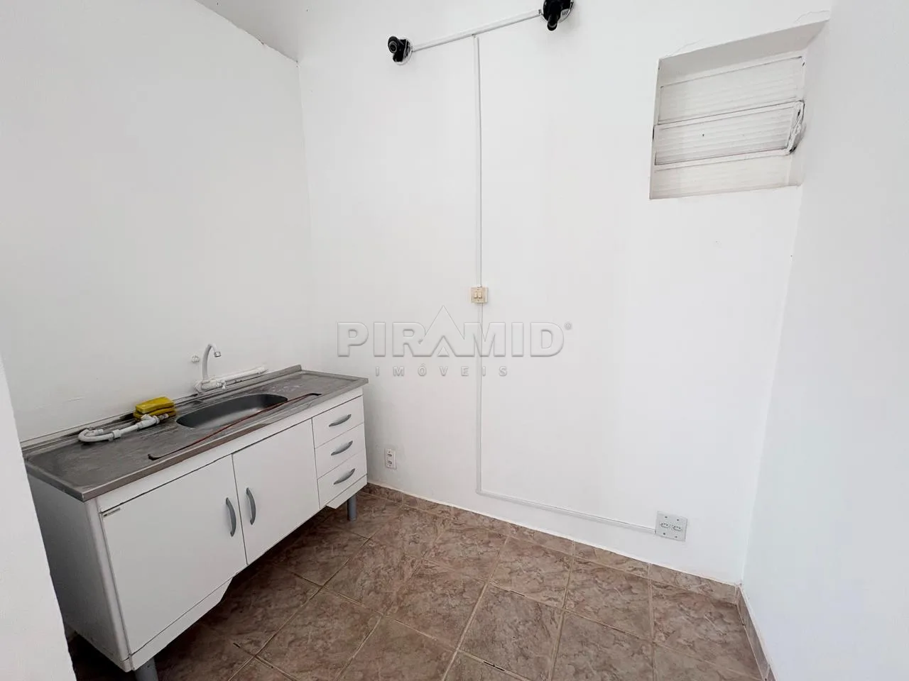Alugar Comercial / Sal&atilde;o em Ribeir&atilde;o Preto R$ 1.400,00 - Foto 5