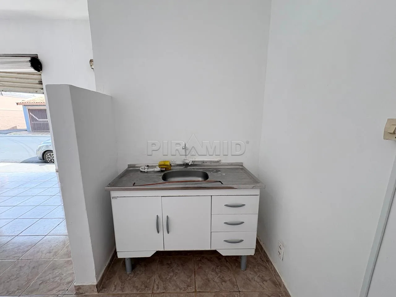 Alugar Comercial / Sal&atilde;o em Ribeir&atilde;o Preto R$ 1.400,00 - Foto 6
