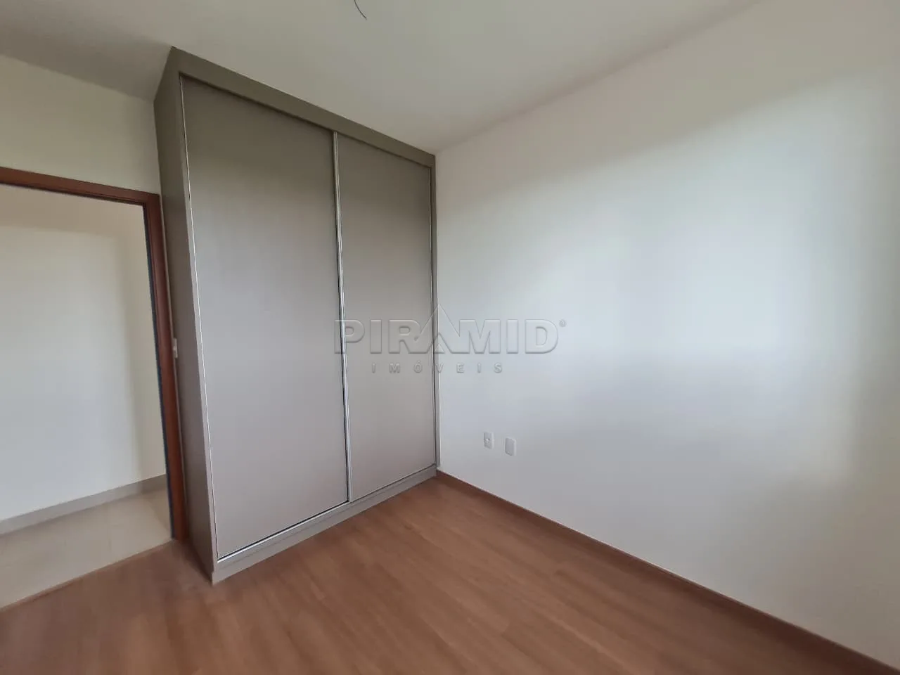 Alugar Apartamento / Padr&atilde;o em Ribeir&atilde;o Preto R$ 1.900,00 - Foto 4