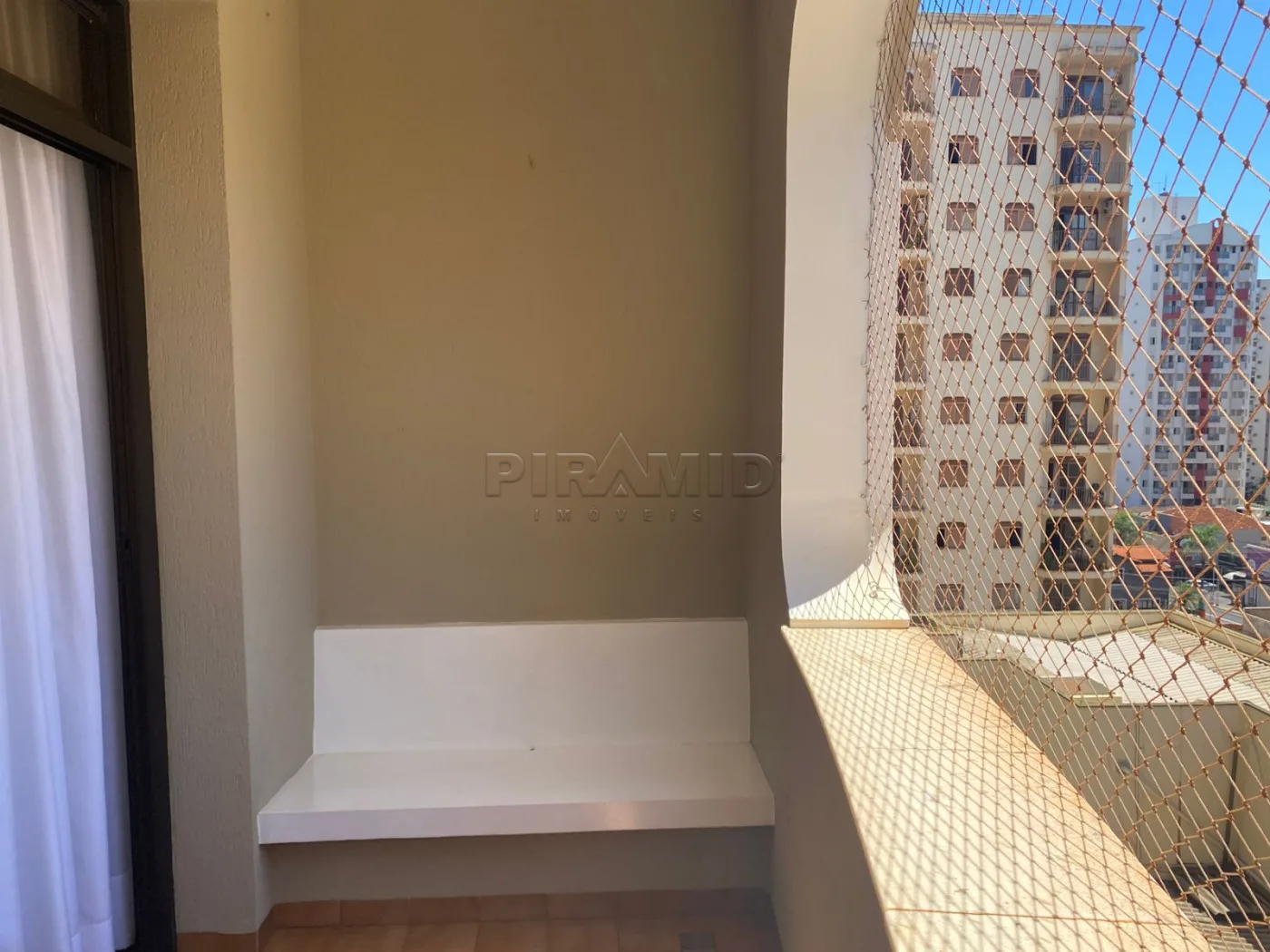 Alugar Apartamento / Padr&atilde;o em Ribeir&atilde;o Preto R$ 2.000,00 - Foto 4