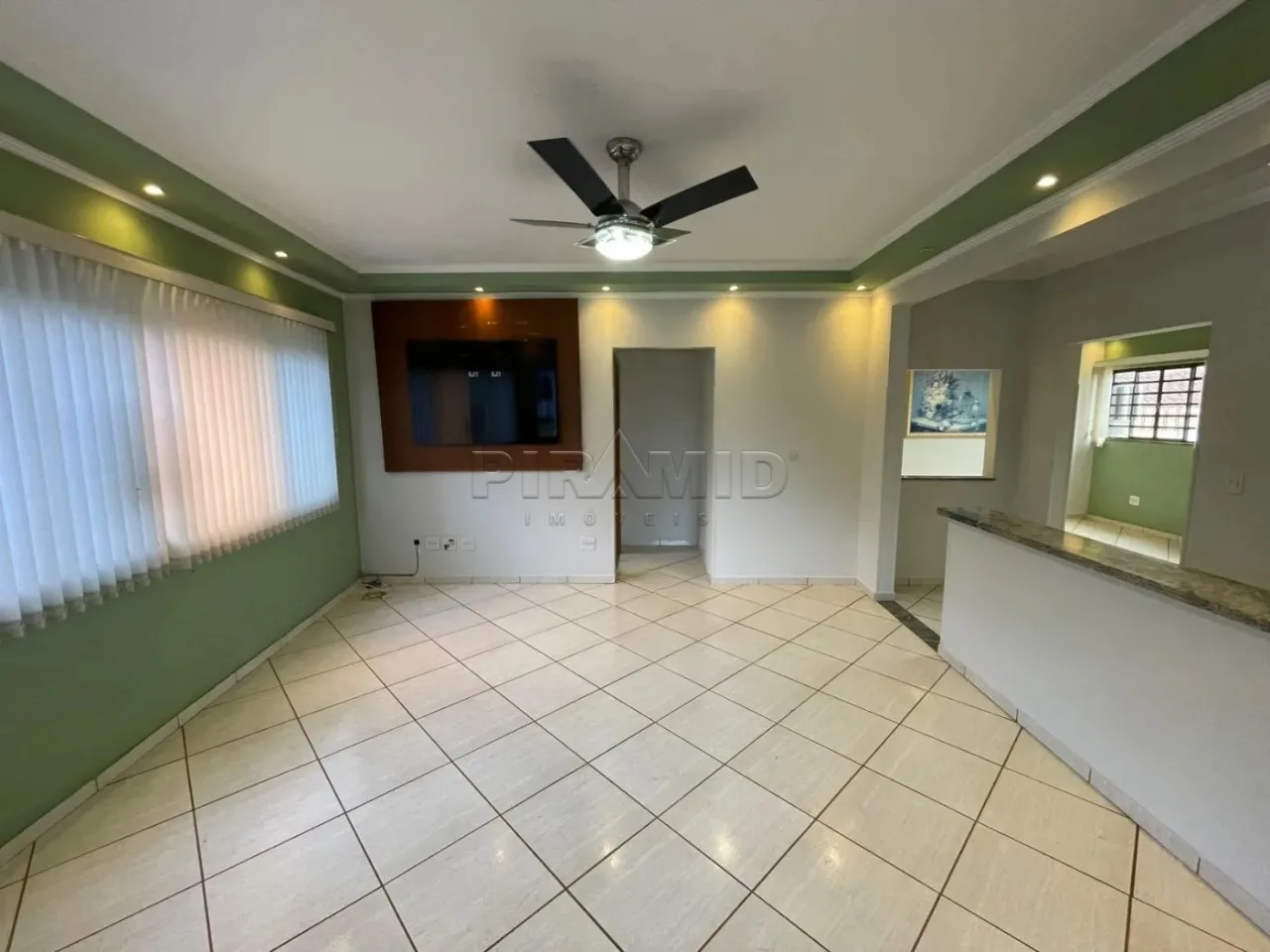 Alugar Casa / Padr&atilde;o em Ribeir&atilde;o Preto R$ 3.800,00 - Foto 1