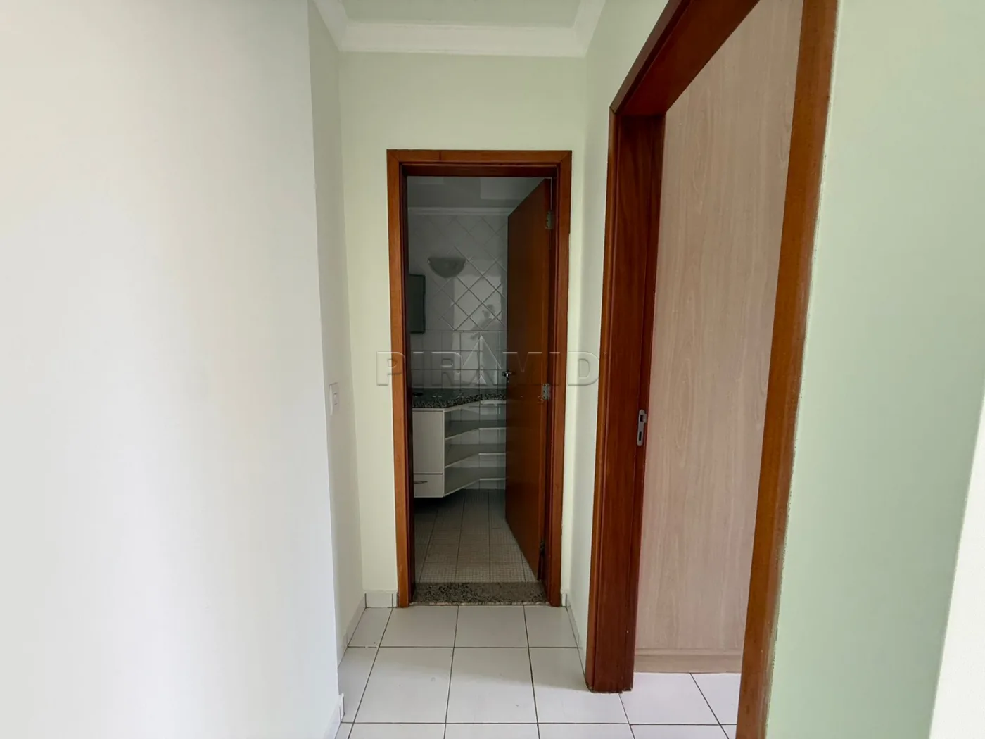Alugar Apartamento / Padr&atilde;o em Ribeir&atilde;o Preto R$ 1.500,00 - Foto 4
