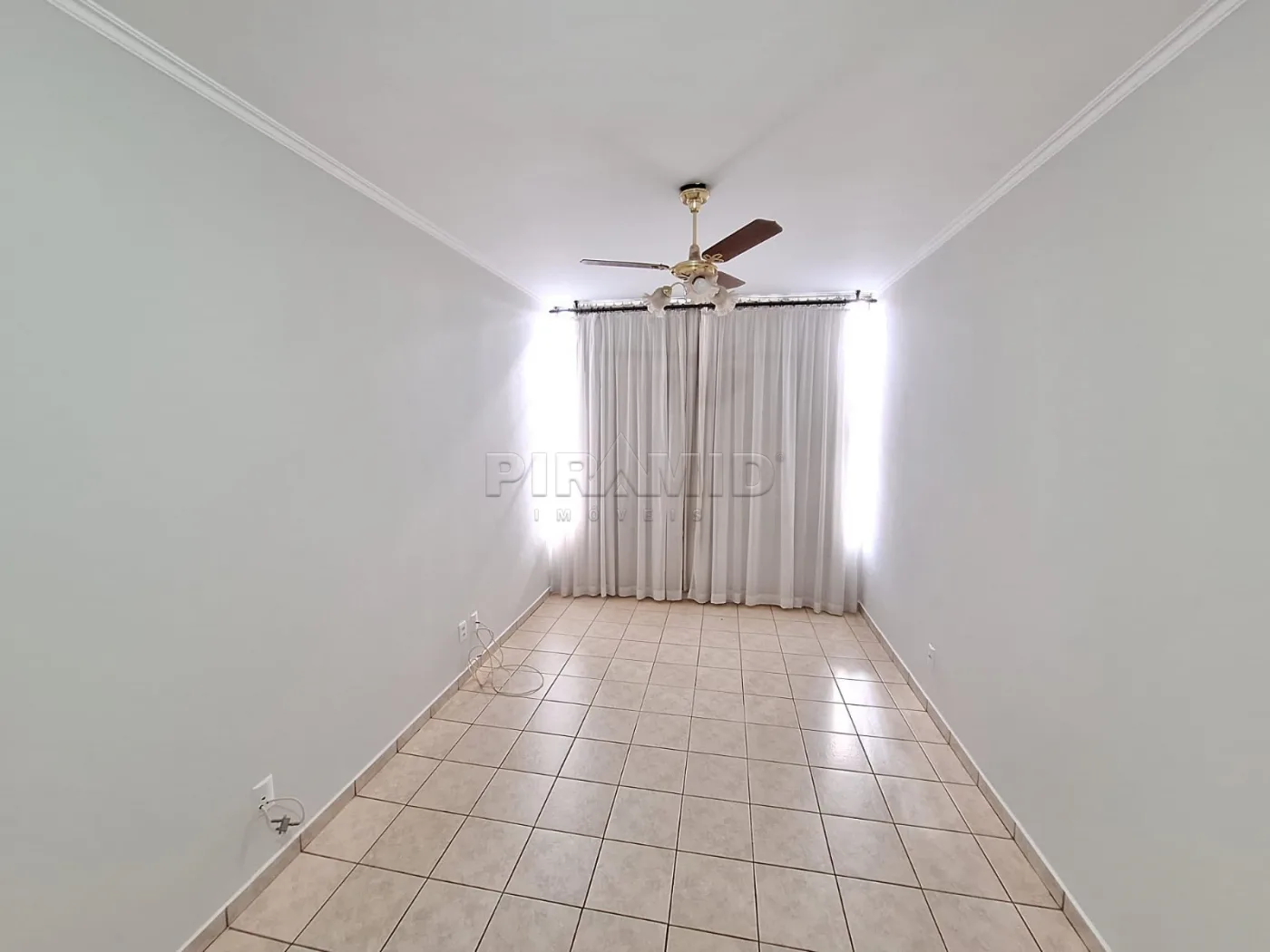 Alugar Apartamento / Padr&atilde;o em Ribeir&atilde;o Preto R$ 1.500,00 - Foto 1