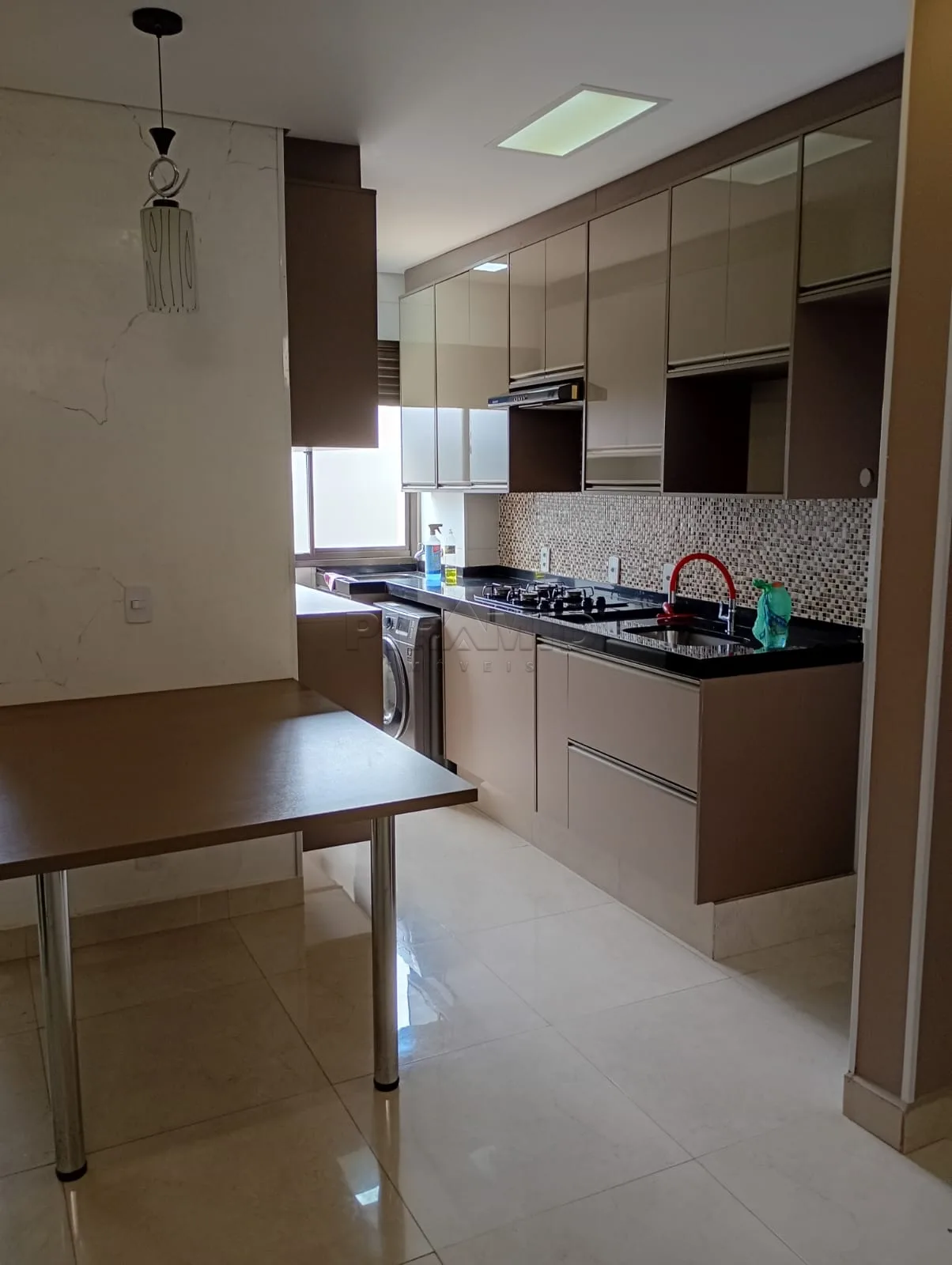 Alugar Apartamento / Padr&atilde;o em Ribeir&atilde;o Preto R$ 2.000,00 - Foto 2