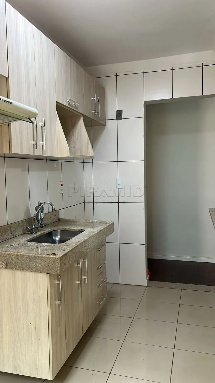Alugar Apartamento / Padr&atilde;o em Ribeir&atilde;o Preto R$ 1.350,00 - Foto 6