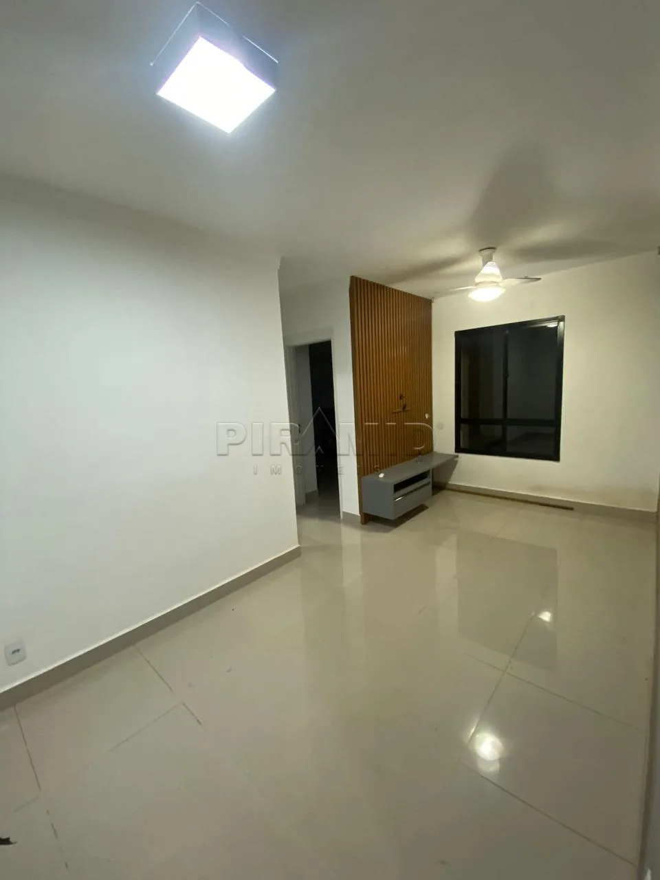 Alugar Apartamento / Padr&atilde;o em Ribeir&atilde;o Preto R$ 1.800,00 - Foto 1