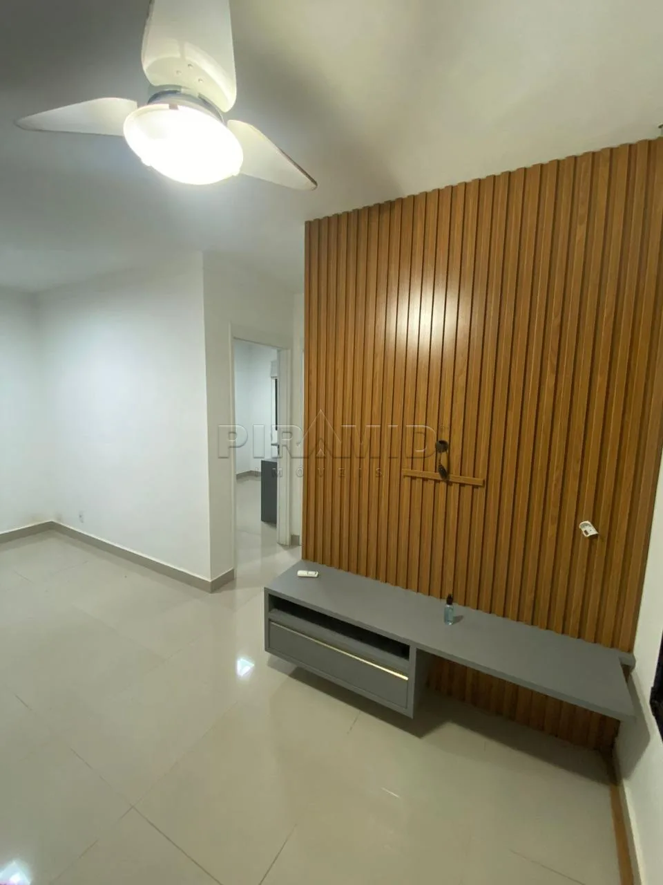 Alugar Apartamento / Padr&atilde;o em Ribeir&atilde;o Preto R$ 1.800,00 - Foto 2