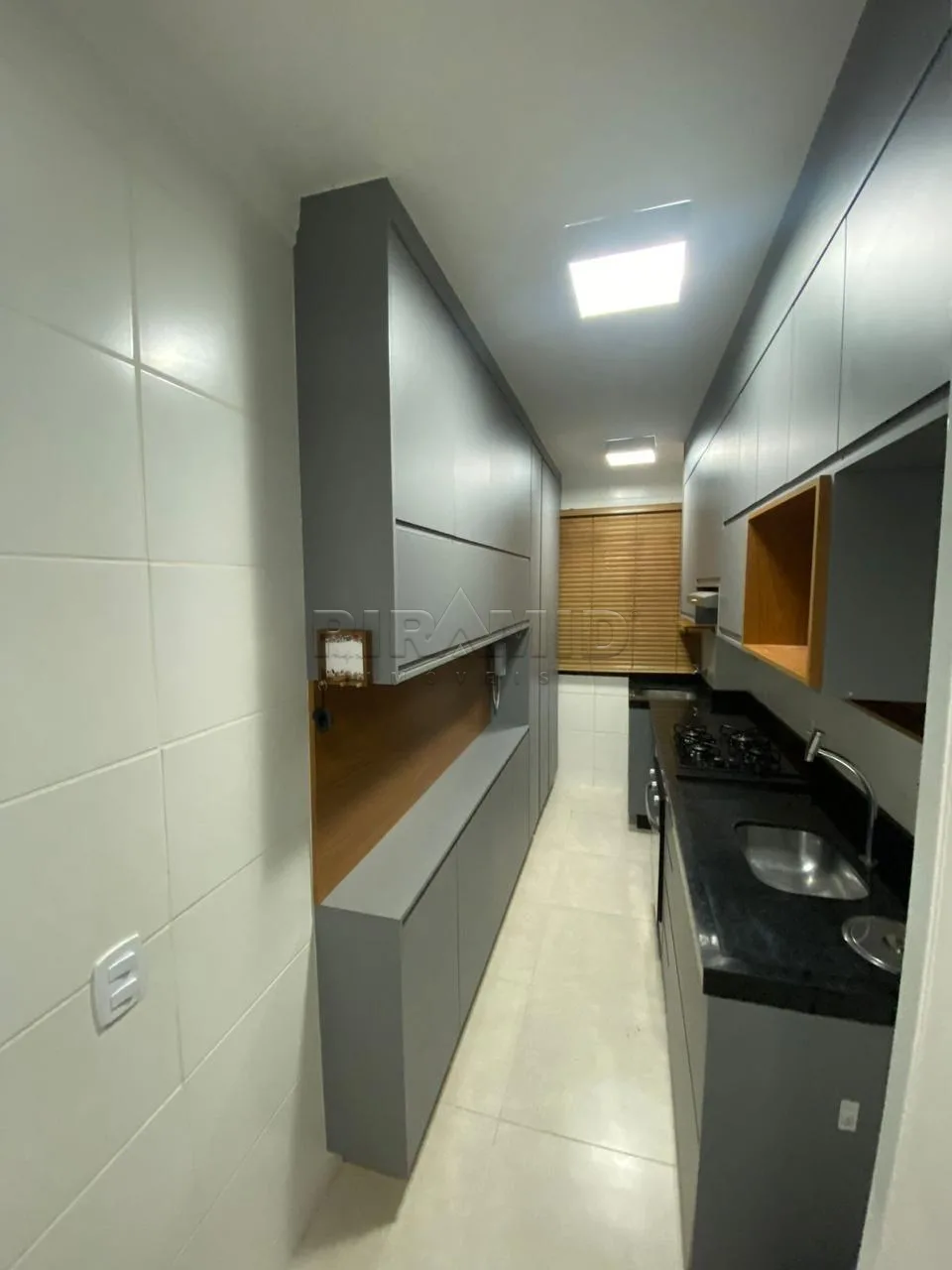 Alugar Apartamento / Padr&atilde;o em Ribeir&atilde;o Preto R$ 1.800,00 - Foto 3